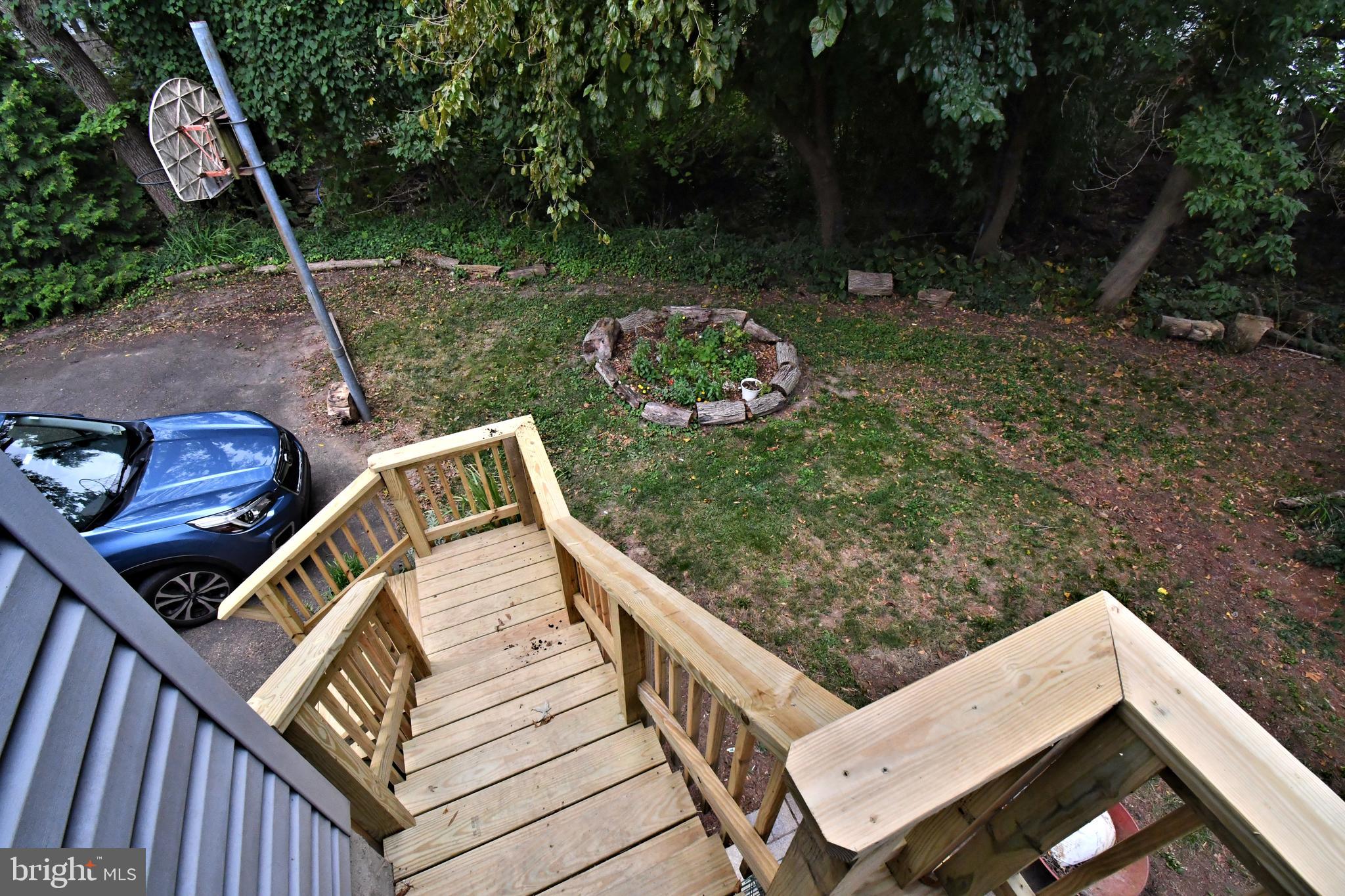 LAUREL WOODS - Residential