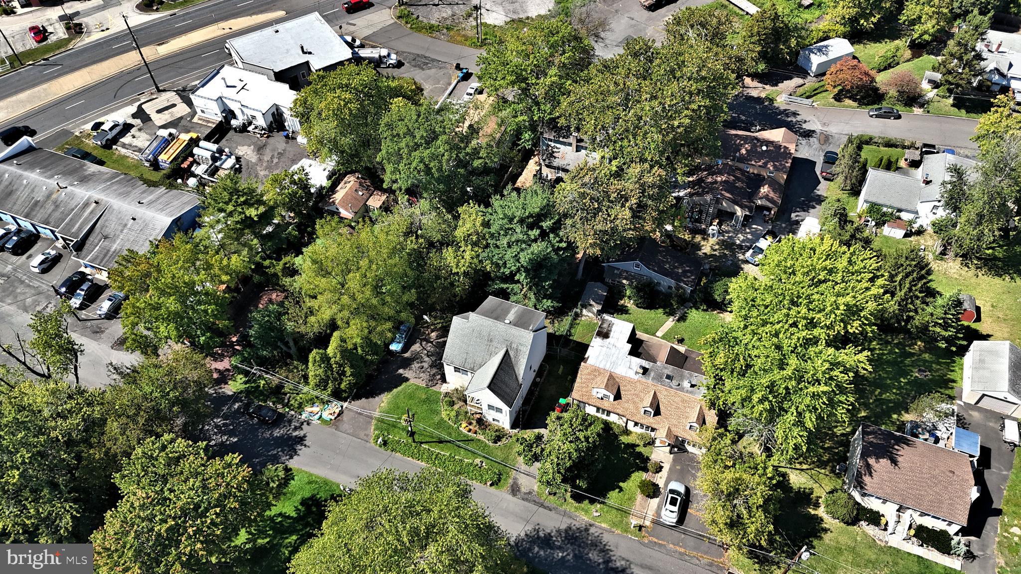 LAUREL WOODS - Residential