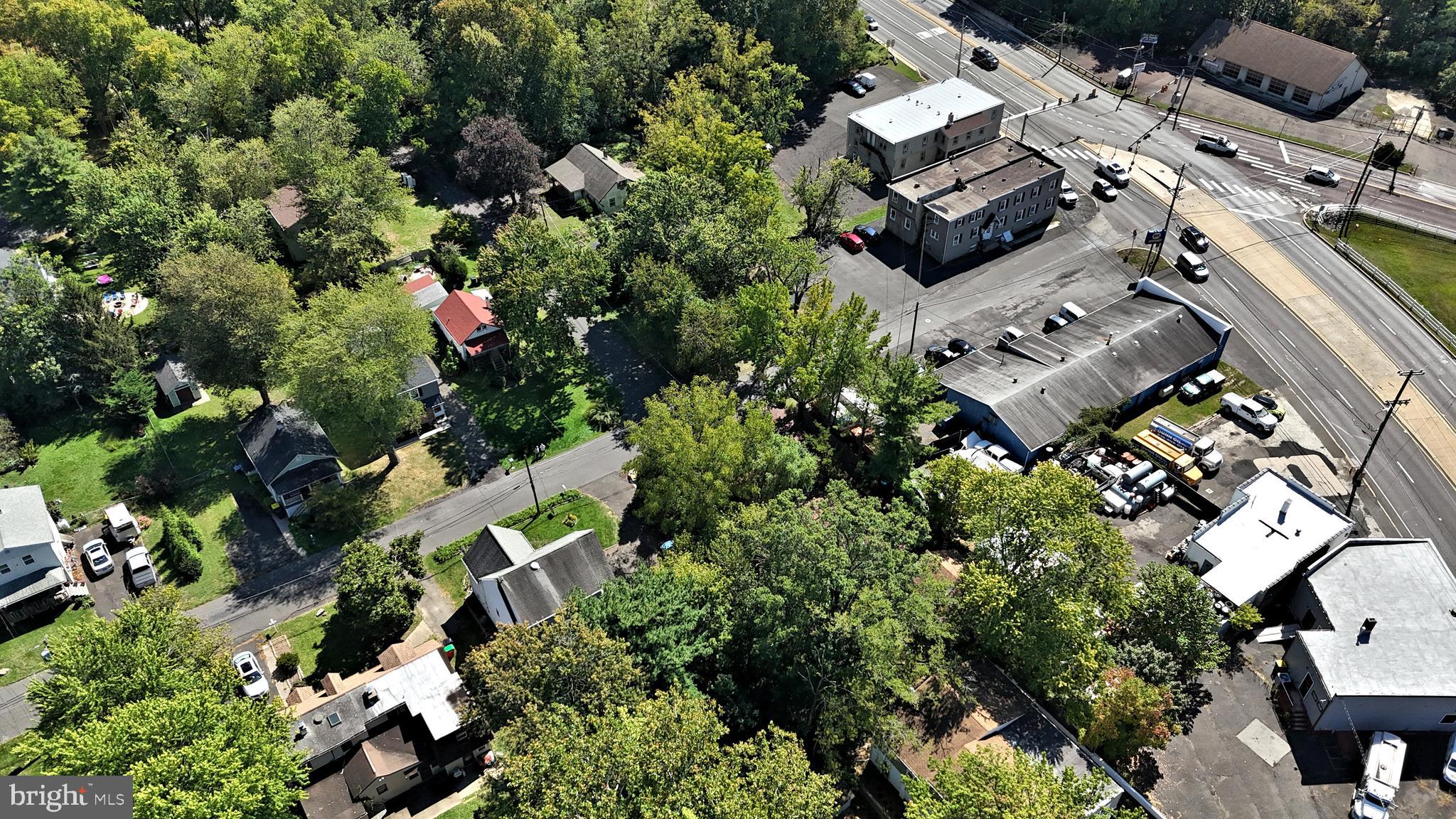 LAUREL WOODS - Residential