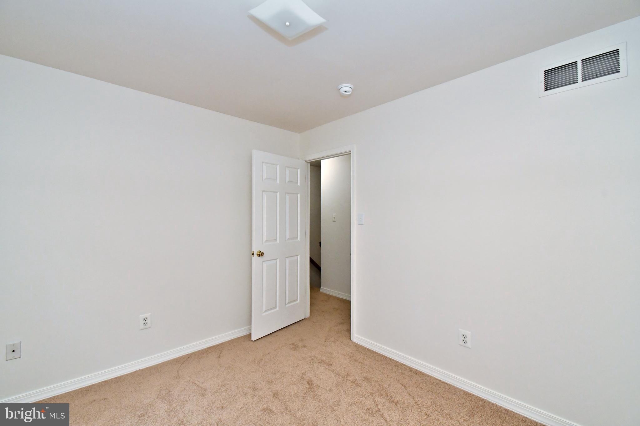 LAUREL WOODS - Residential