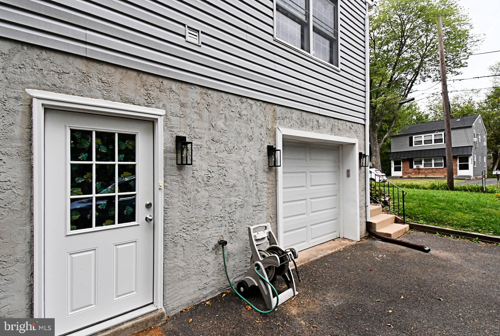 LAUREL WOODS - Residential