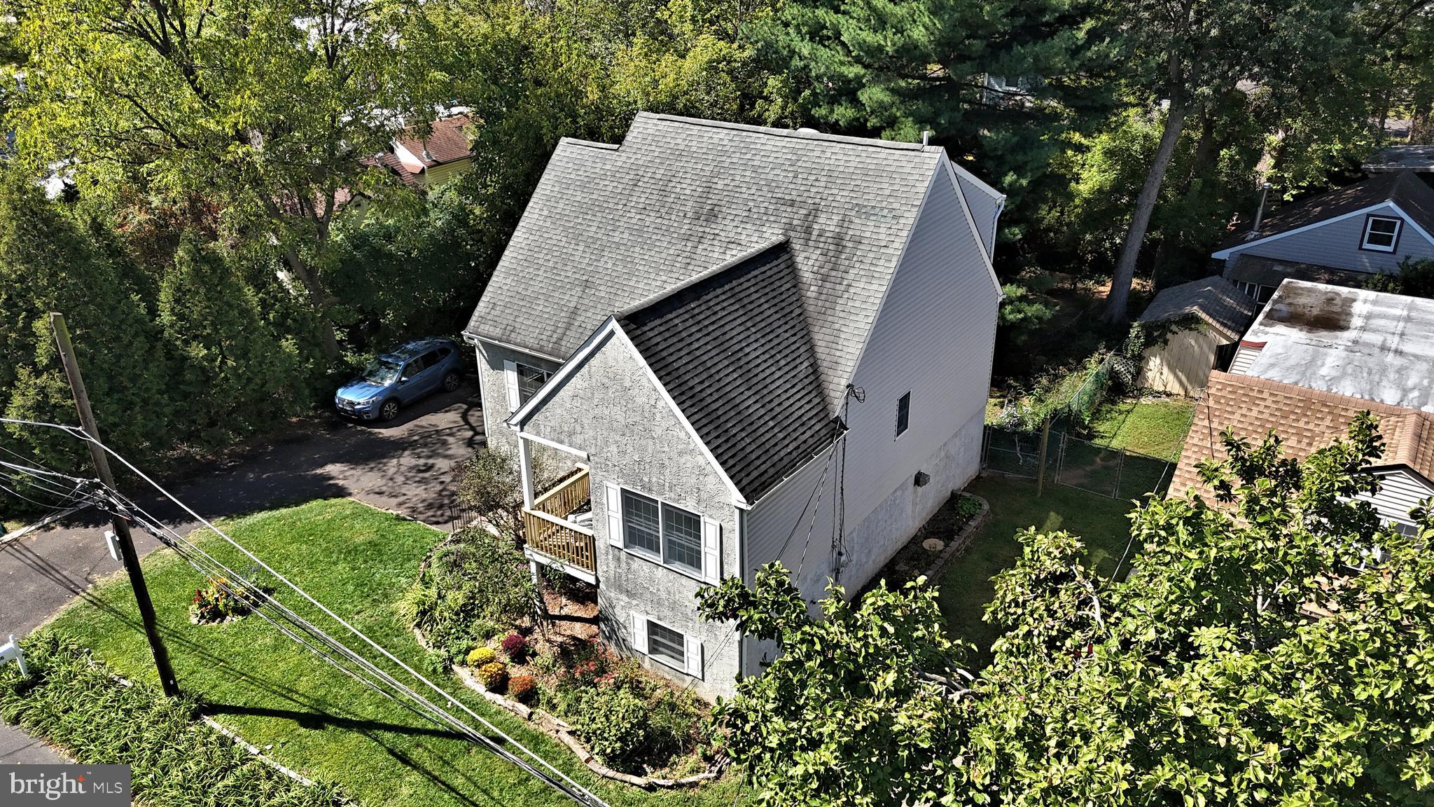 LAUREL WOODS - Residential