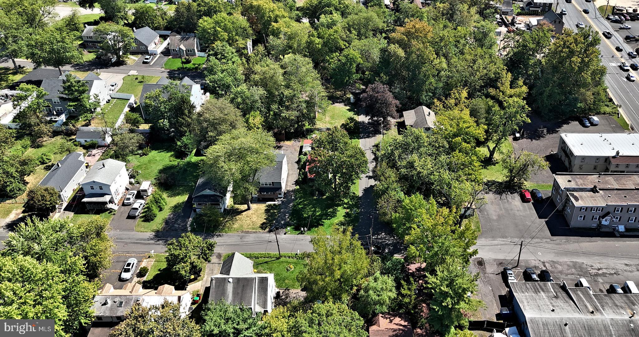 LAUREL WOODS - Residential