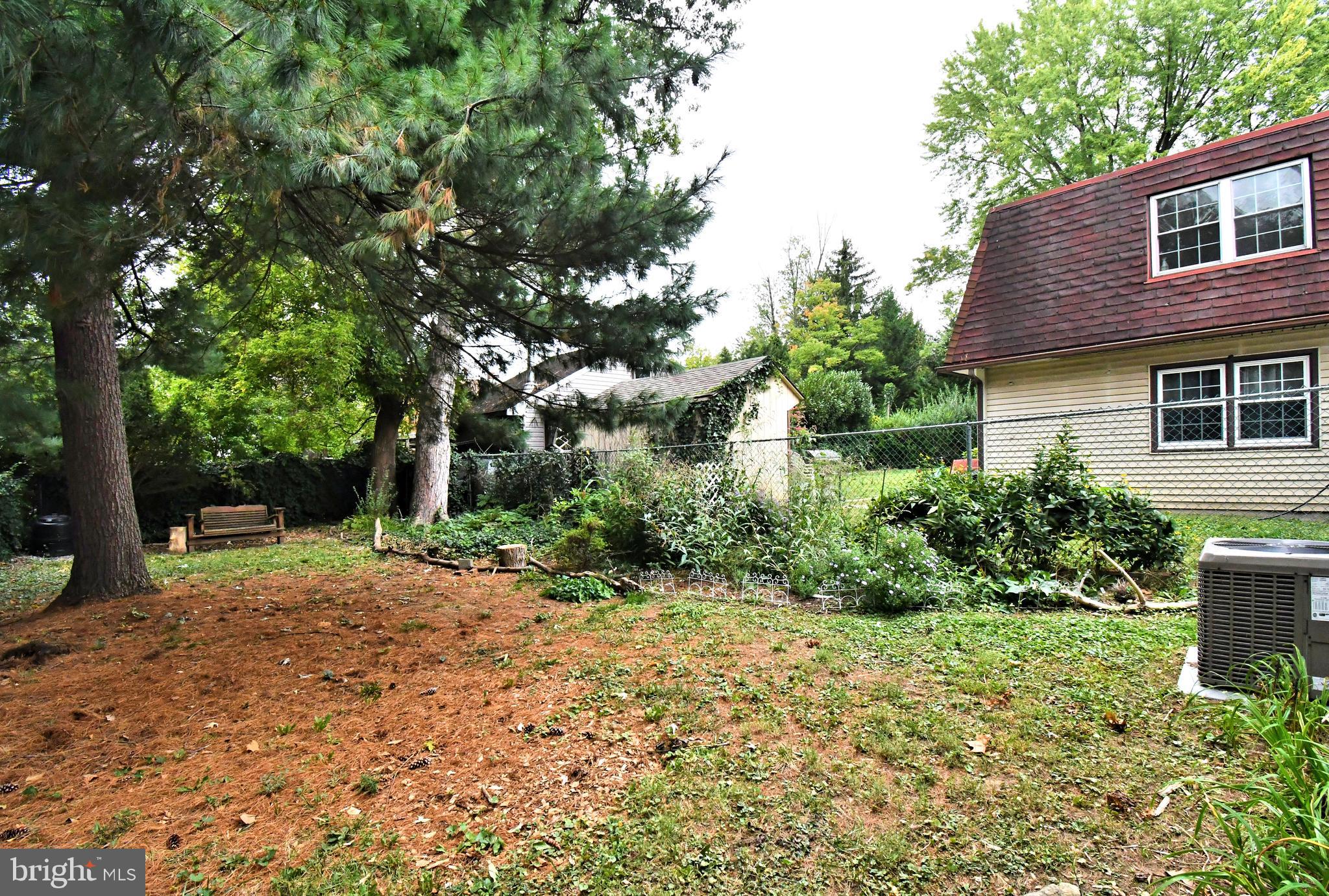 LAUREL WOODS - Residential