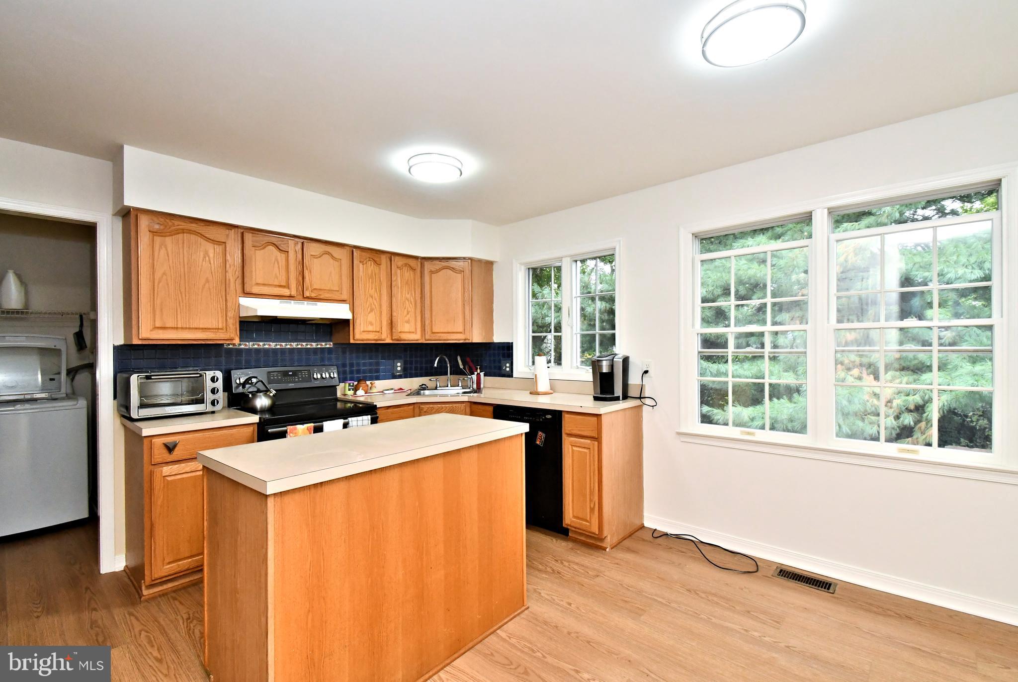 LAUREL WOODS - Residential