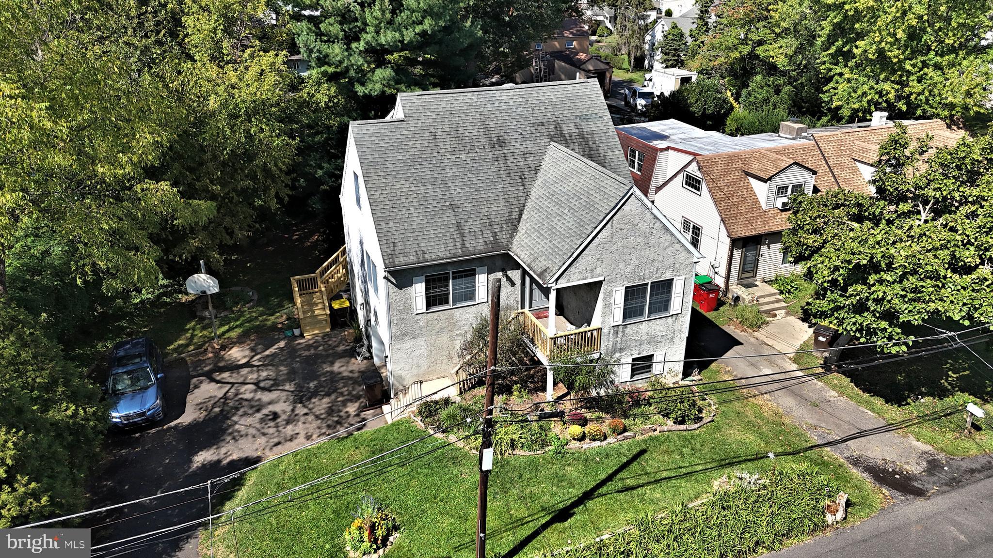 LAUREL WOODS - Residential