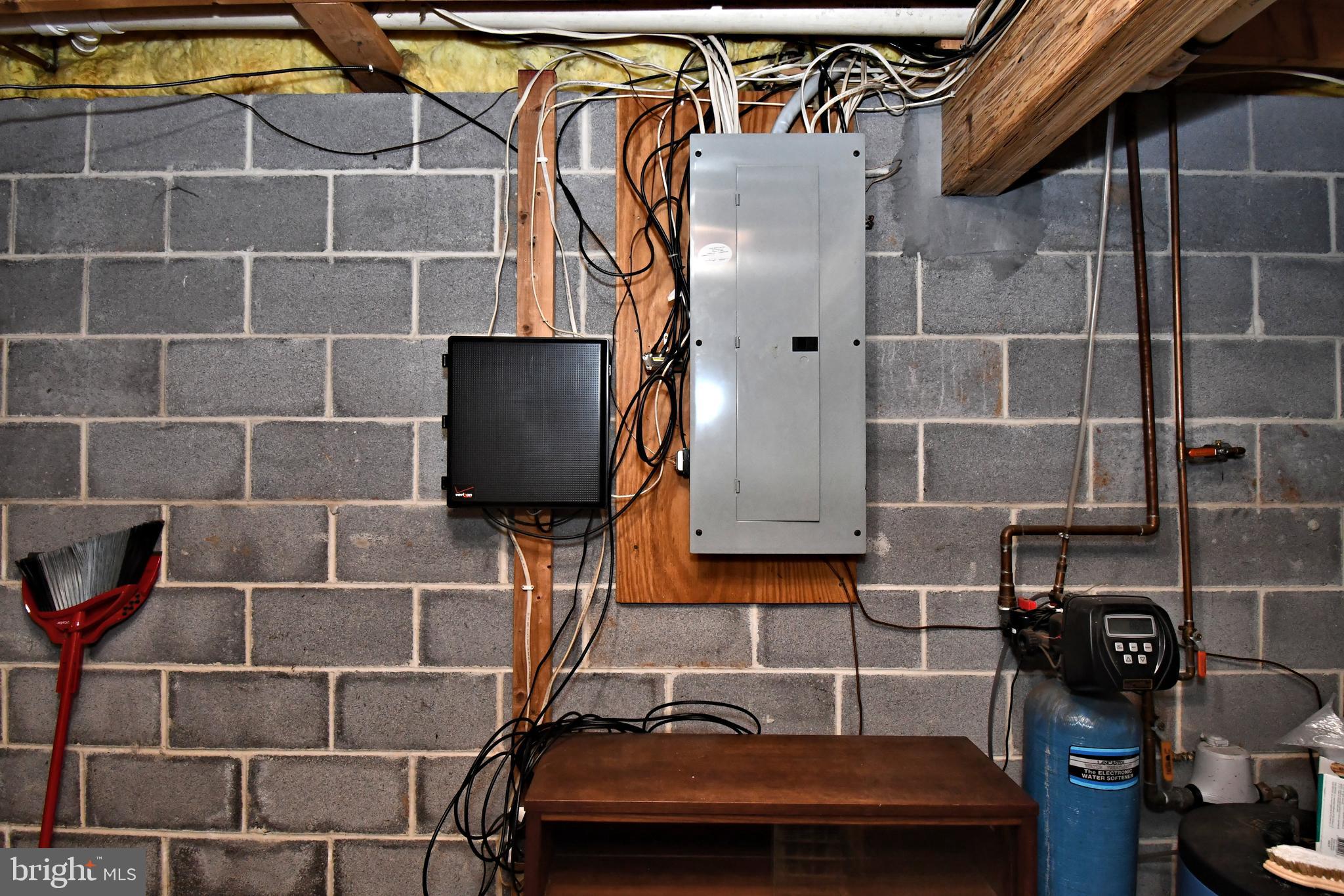 LAUREL WOODS - Residential