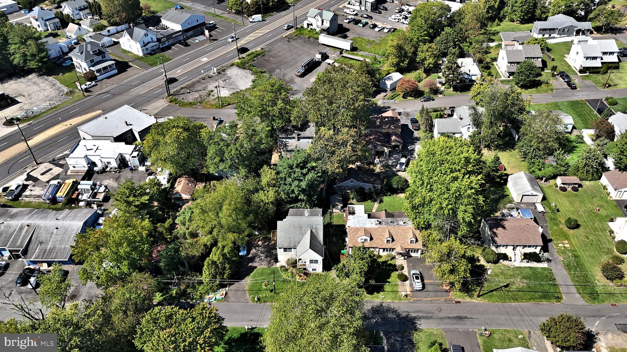 LAUREL WOODS - Residential
