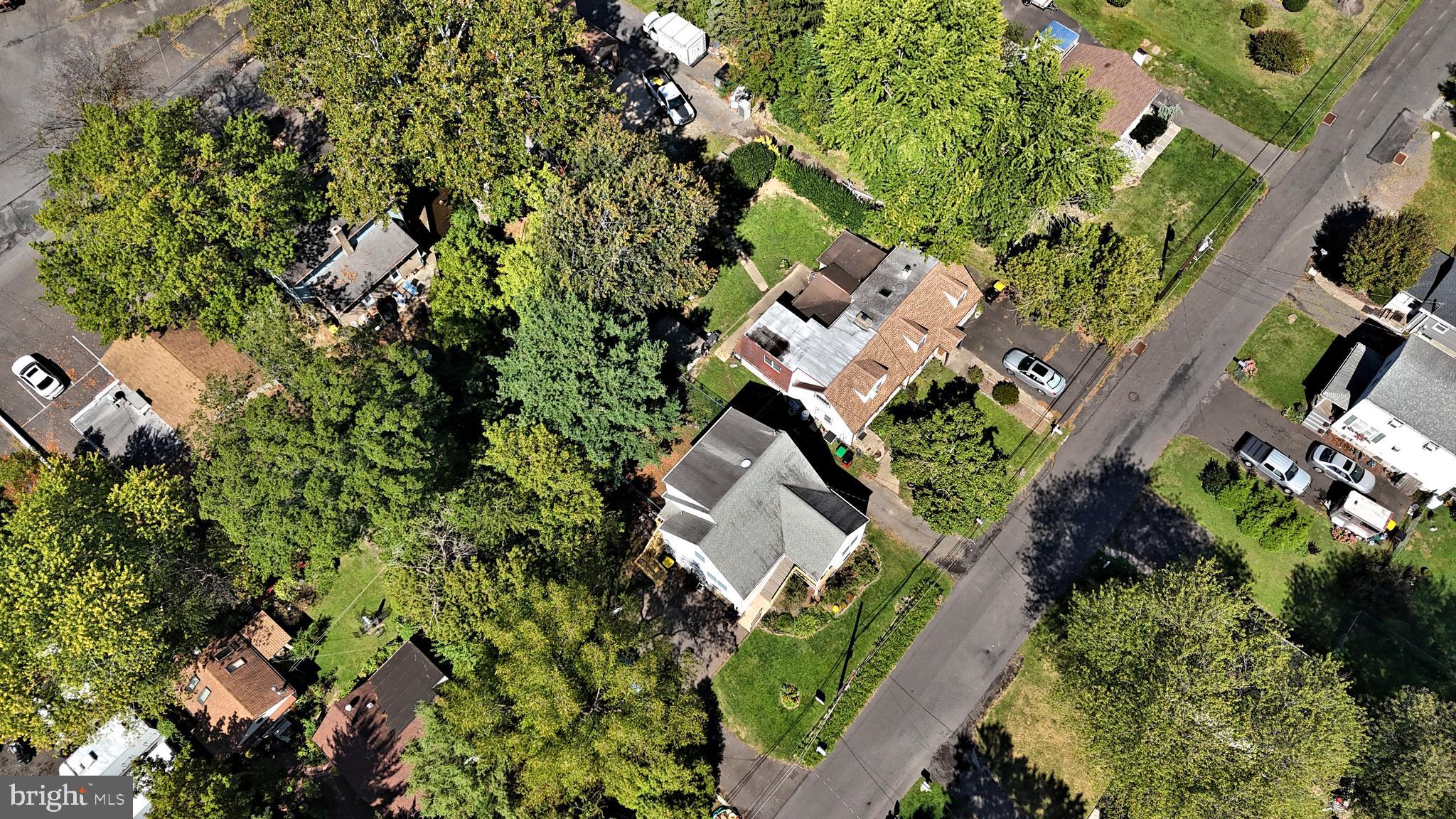 LAUREL WOODS - Residential