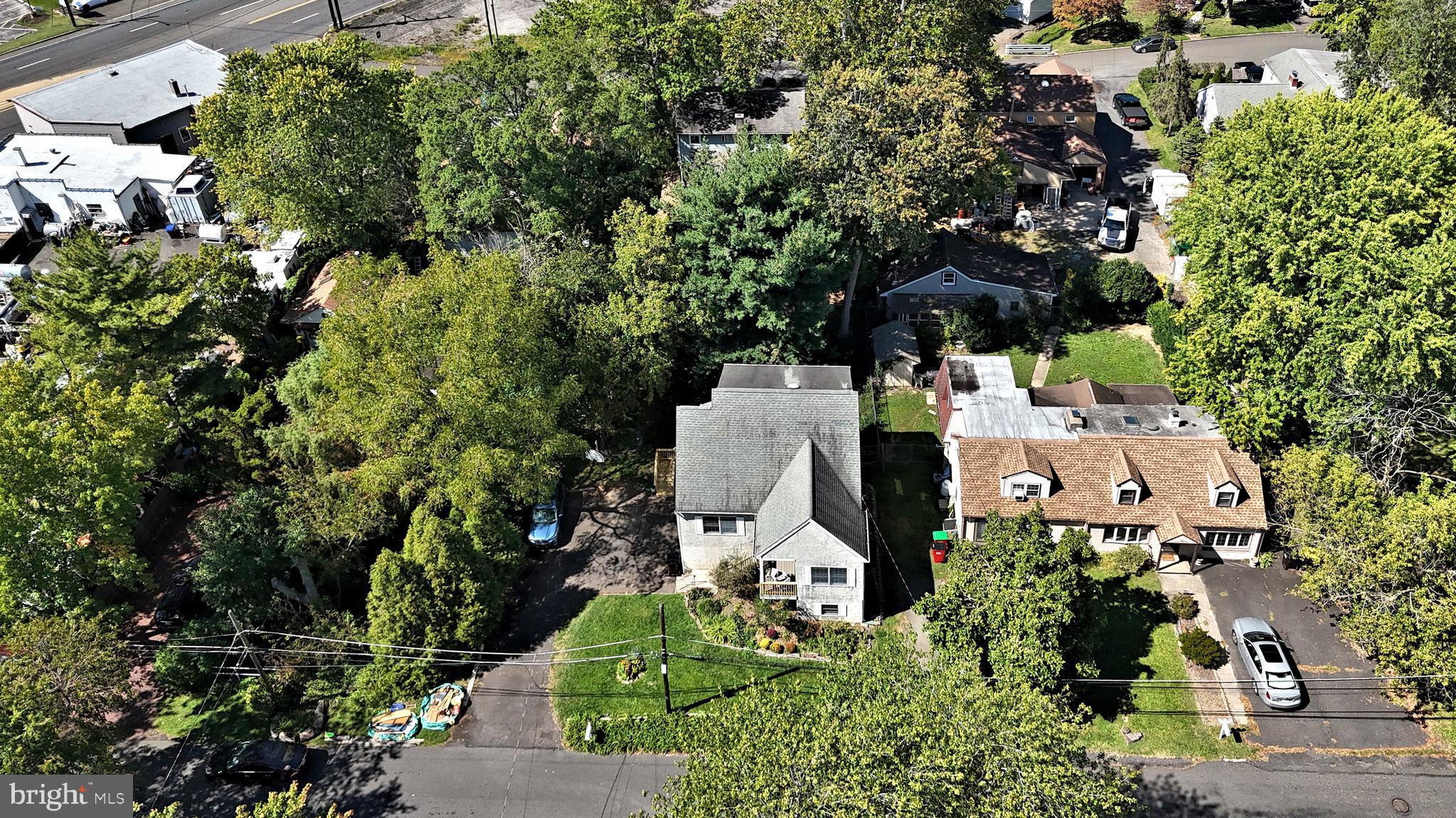 LAUREL WOODS - Residential