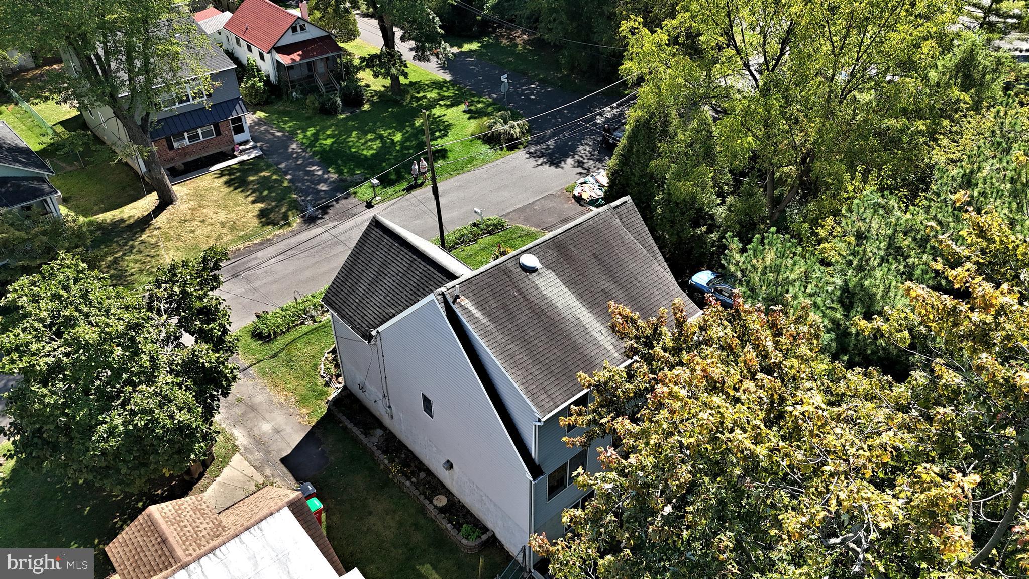 LAUREL WOODS - Residential