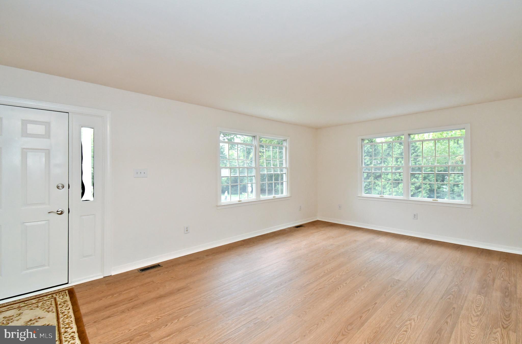 LAUREL WOODS - Residential