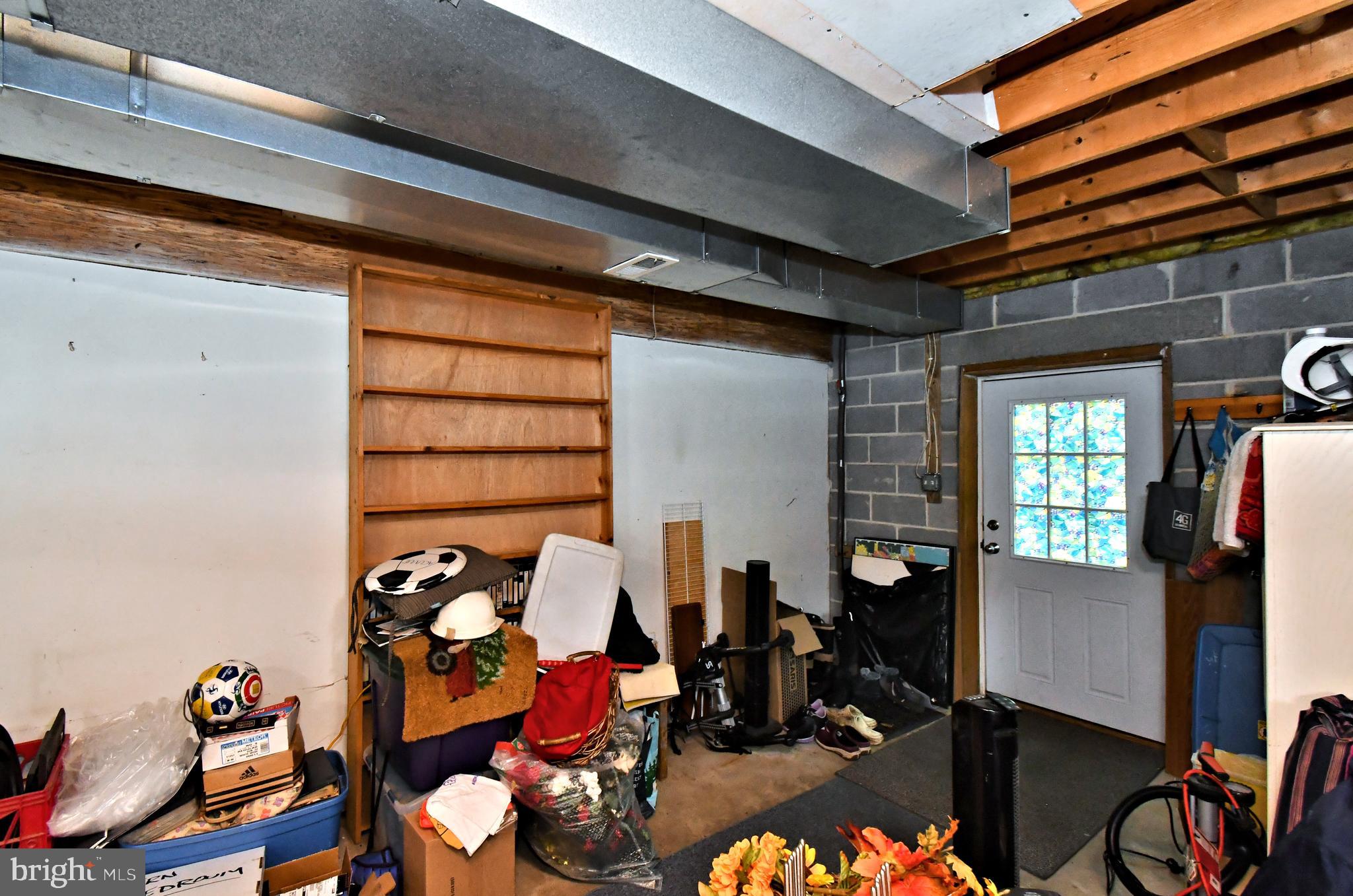 LAUREL WOODS - Residential