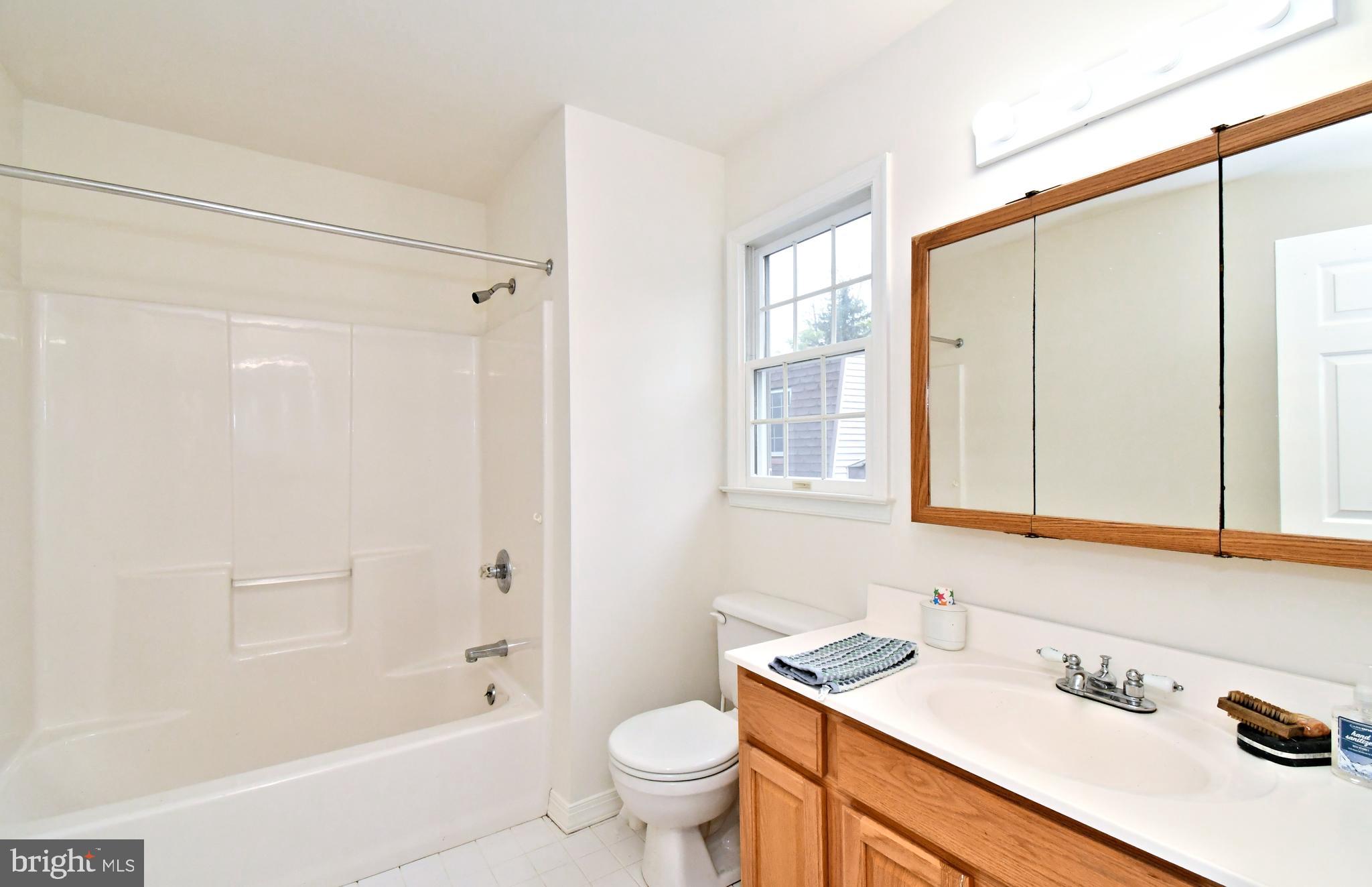 LAUREL WOODS - Residential