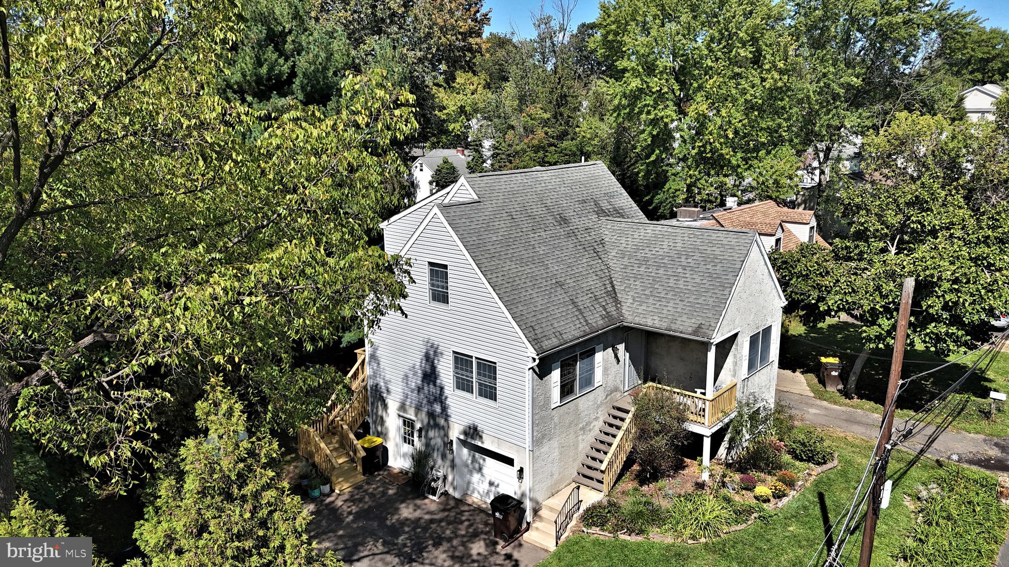 LAUREL WOODS - Residential