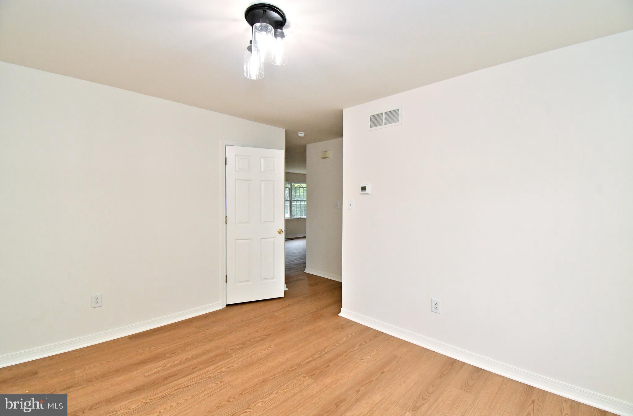 LAUREL WOODS - Residential