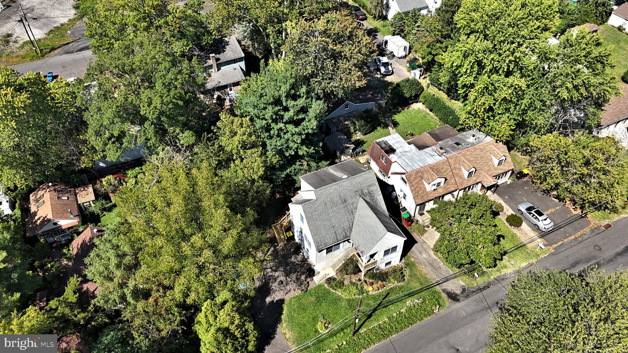 LAUREL WOODS - Residential