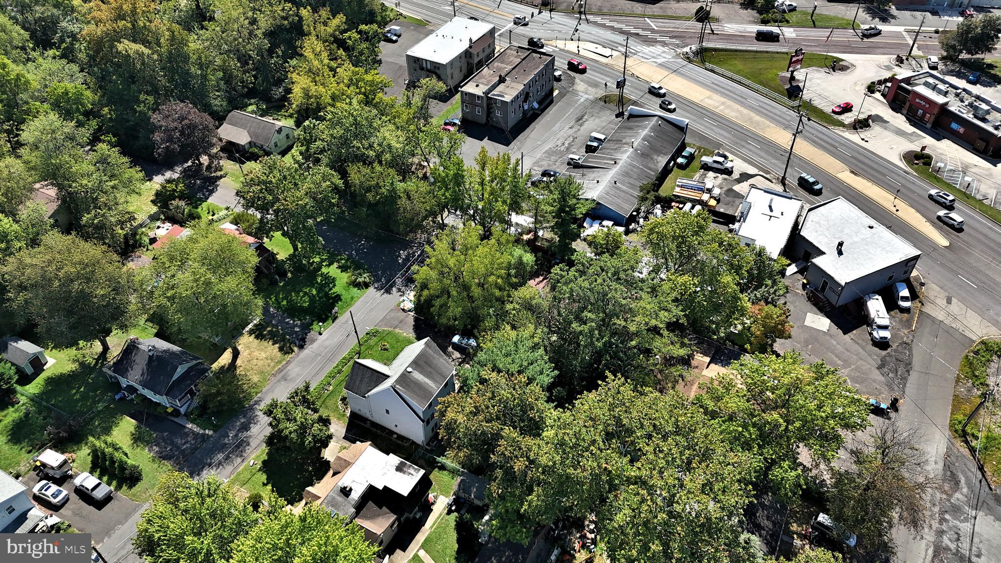 LAUREL WOODS - Residential