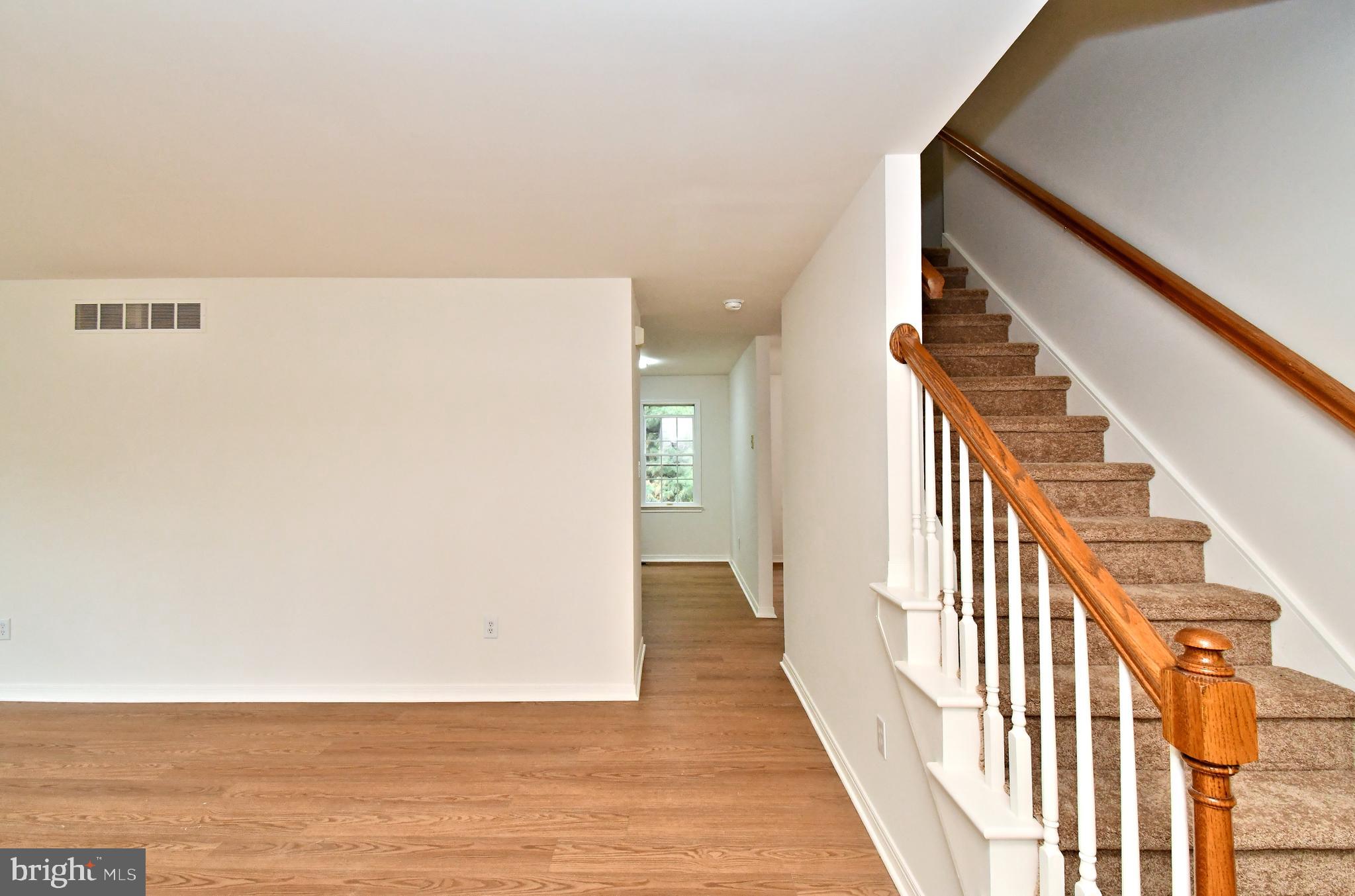 LAUREL WOODS - Residential