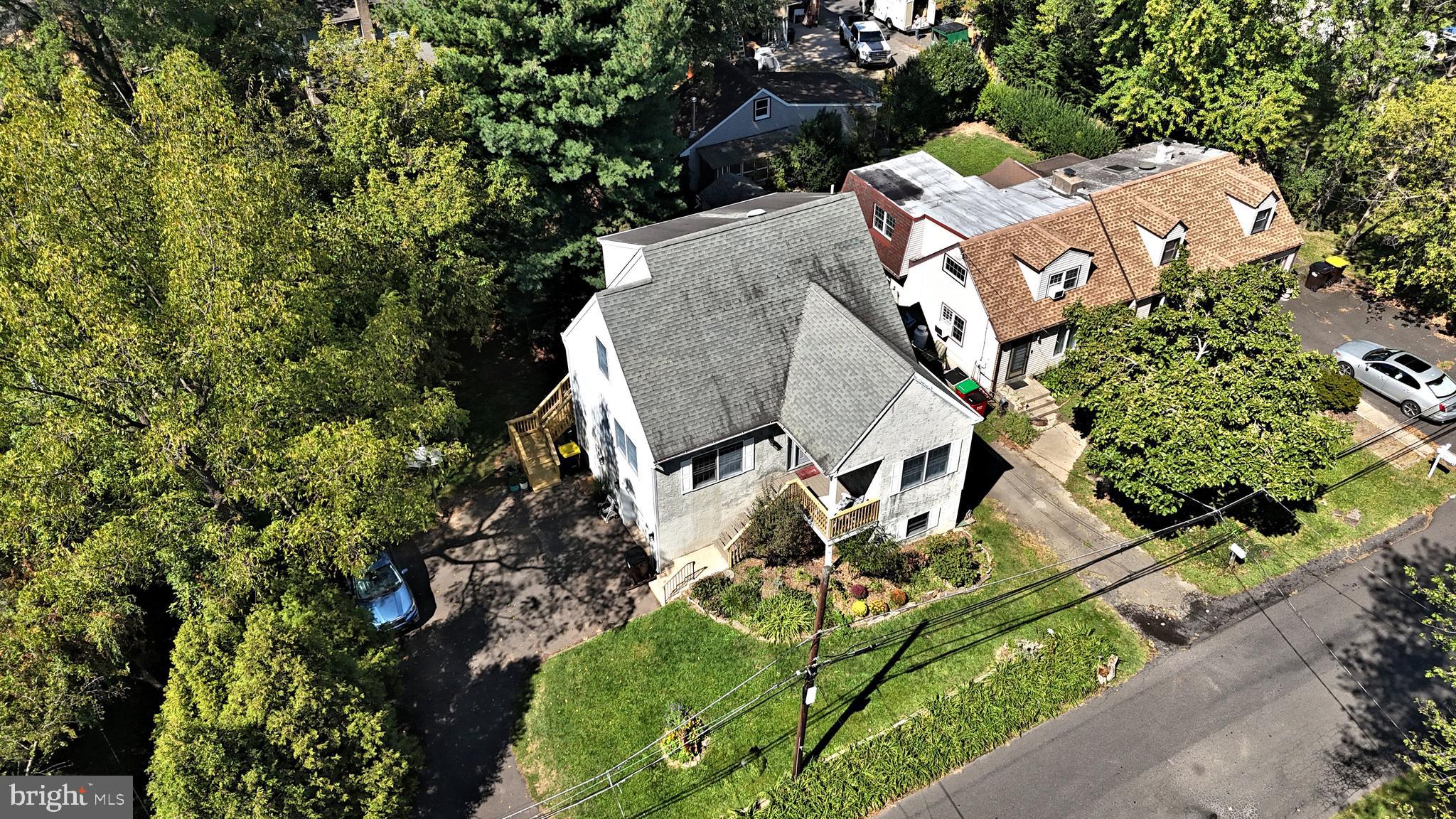 LAUREL WOODS - Residential