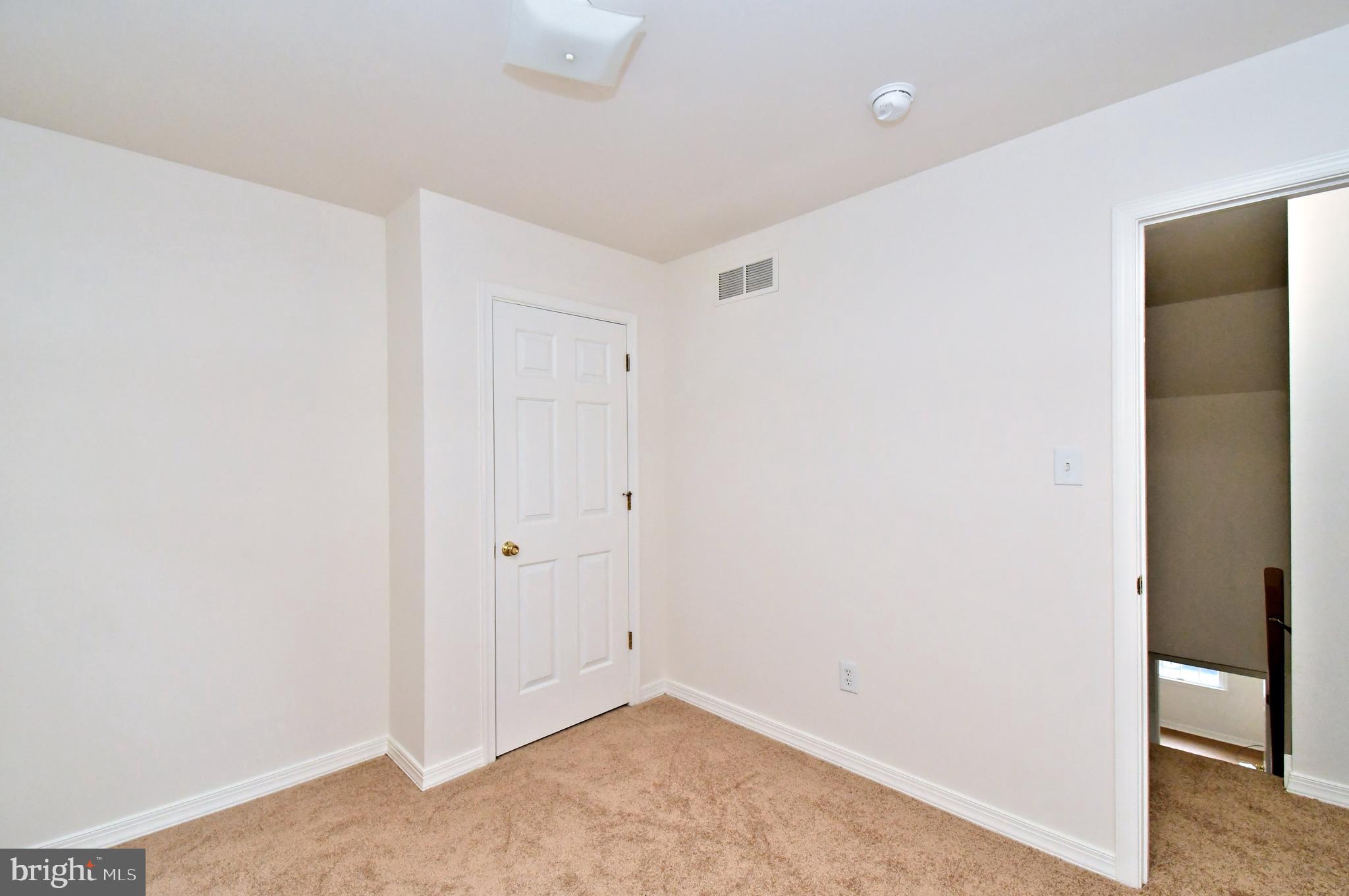 LAUREL WOODS - Residential