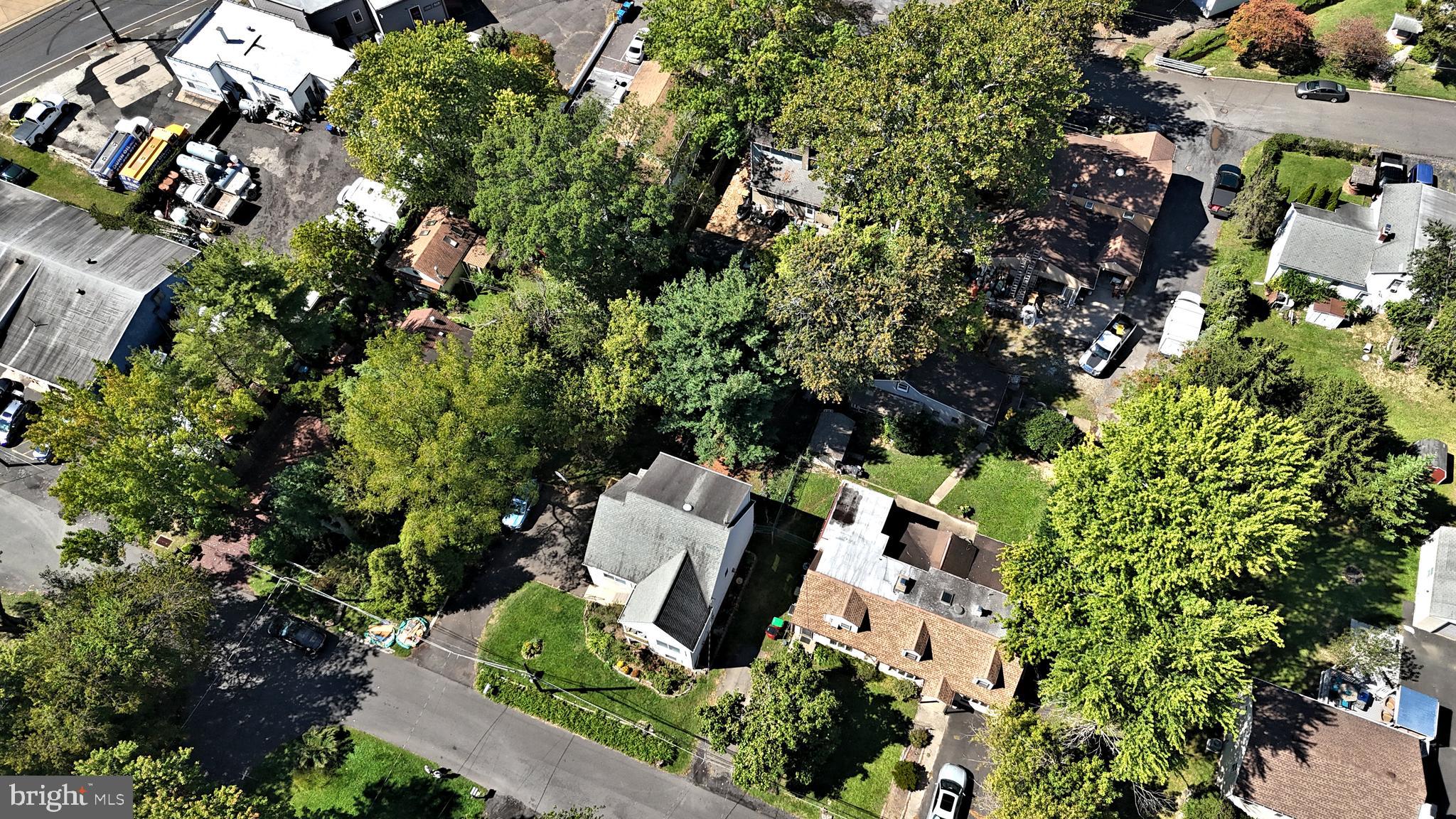 LAUREL WOODS - Residential