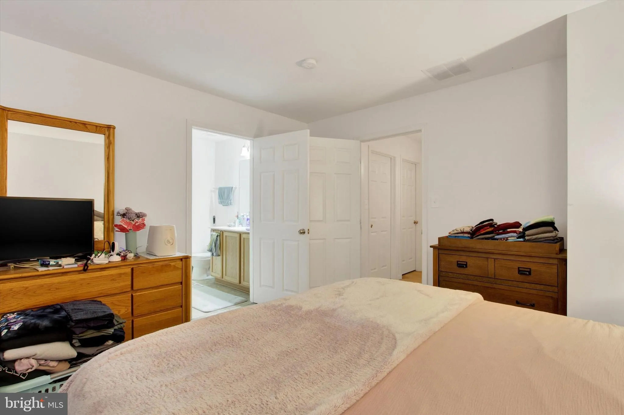 Hanover, Pennsylvania 17331, United States, 3 Bedrooms Bedrooms, ,3 BathroomsBathrooms,Residential,Pending,94750