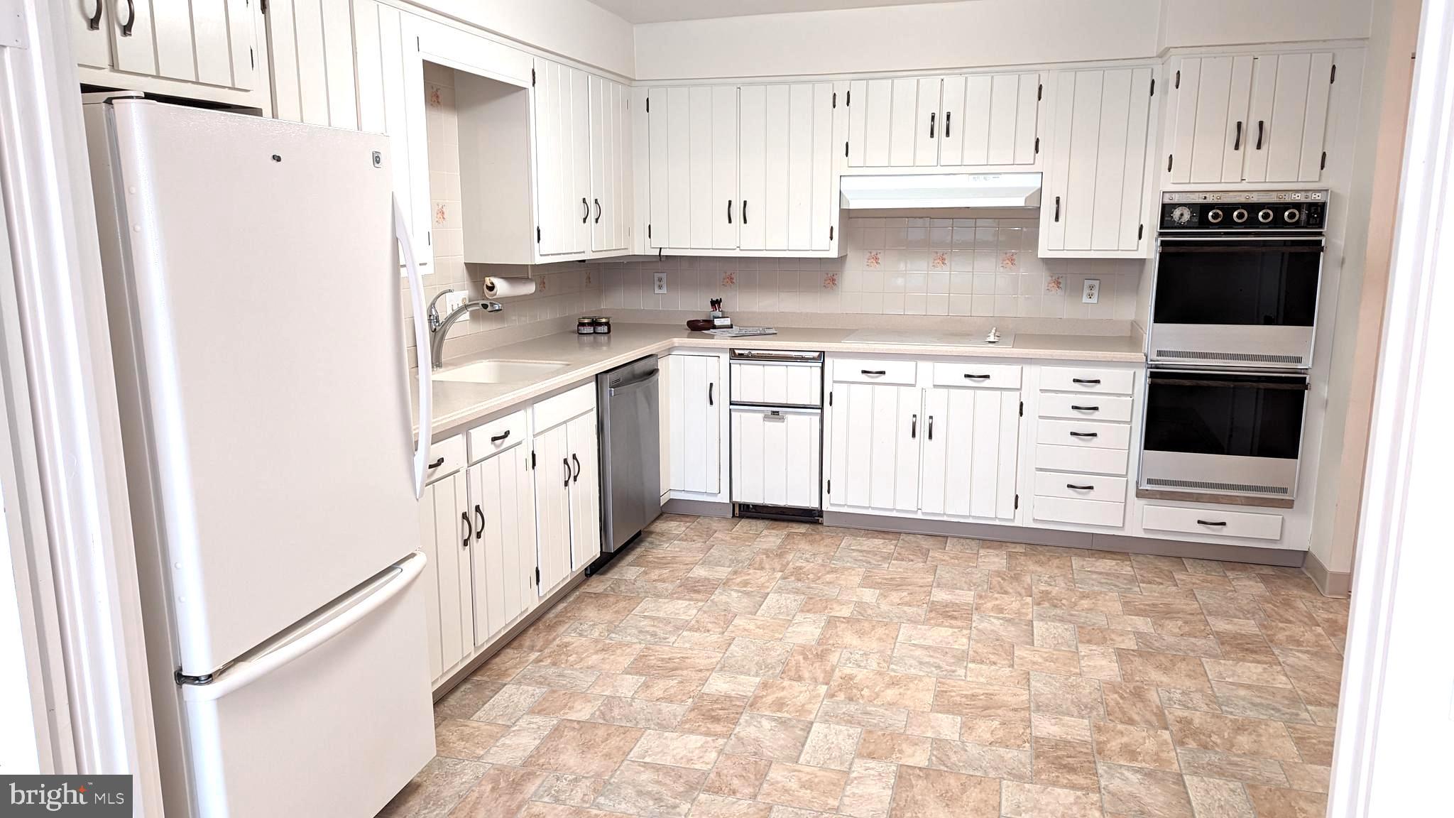 SUMNER VILLAGE - Residential Lease