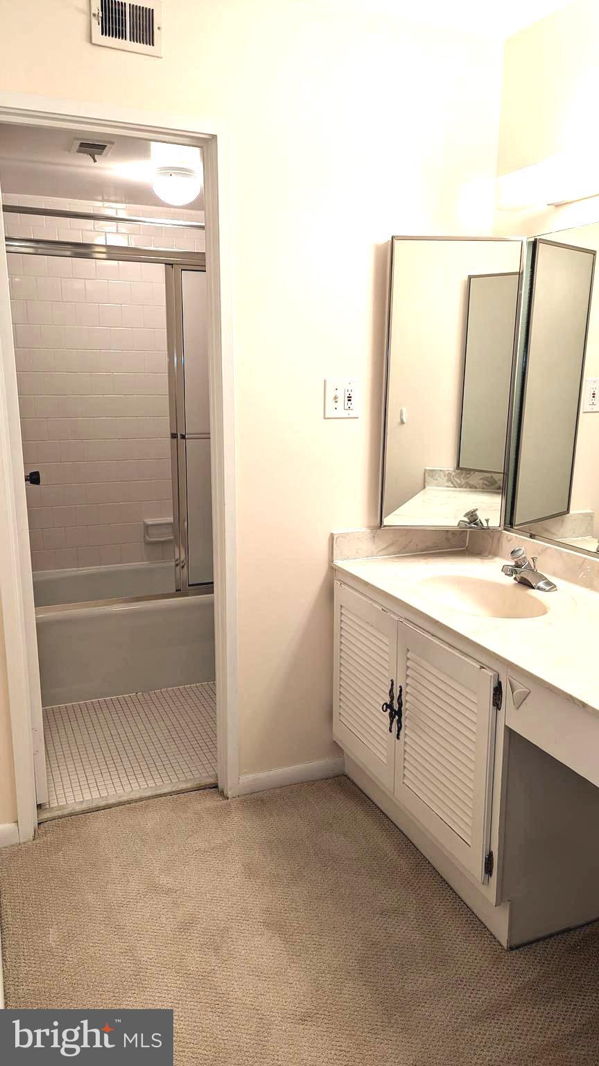 SUMNER VILLAGE - Residential Lease