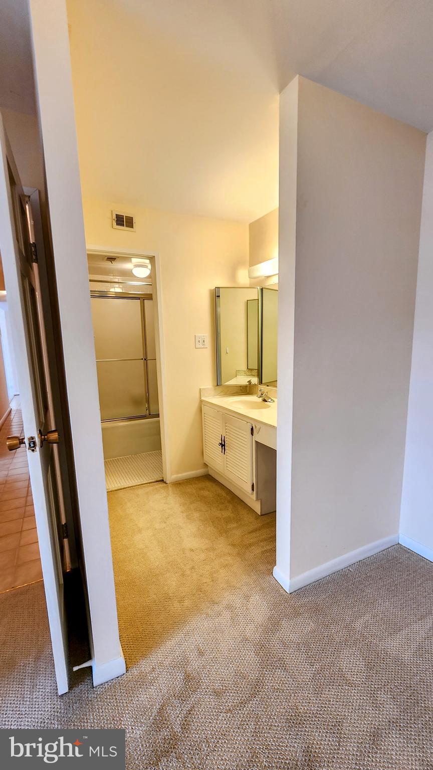 SUMNER VILLAGE - Residential Lease