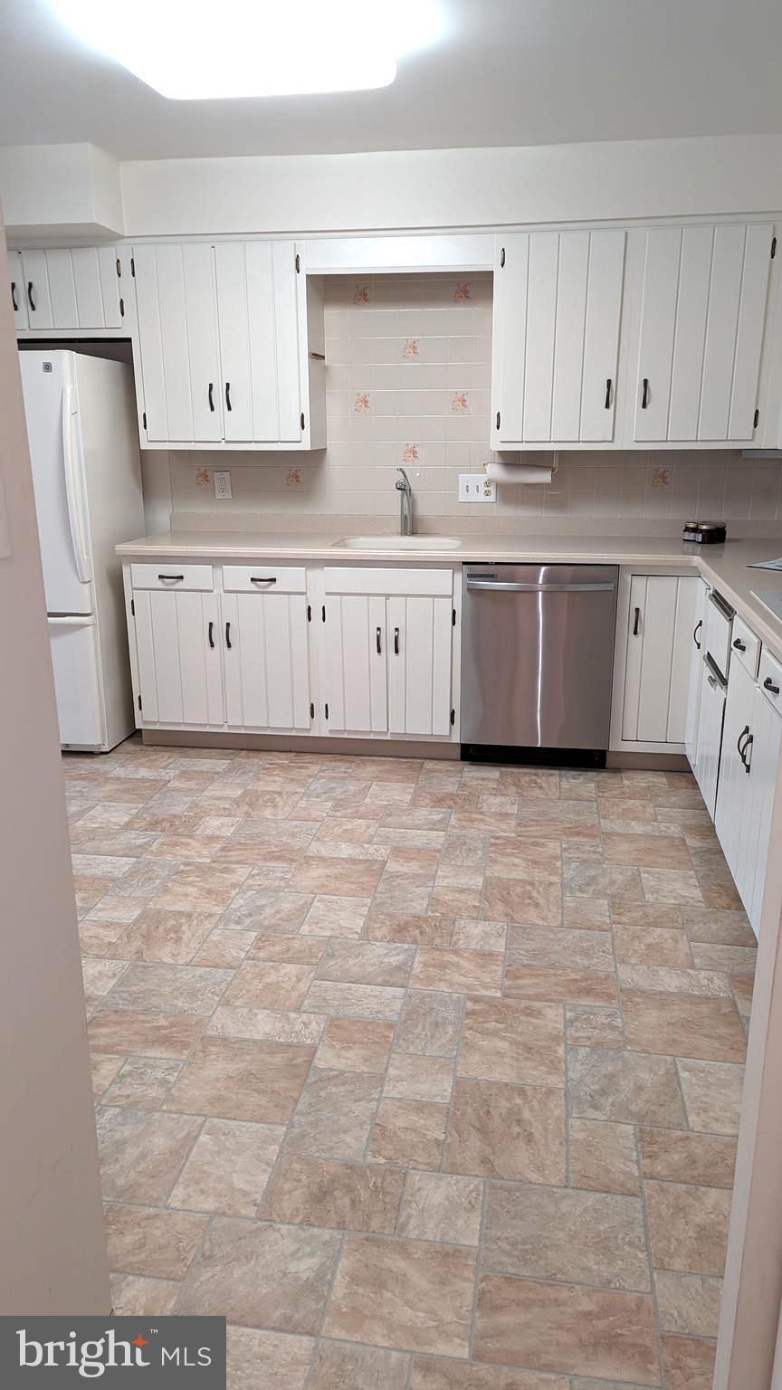 SUMNER VILLAGE - Residential Lease