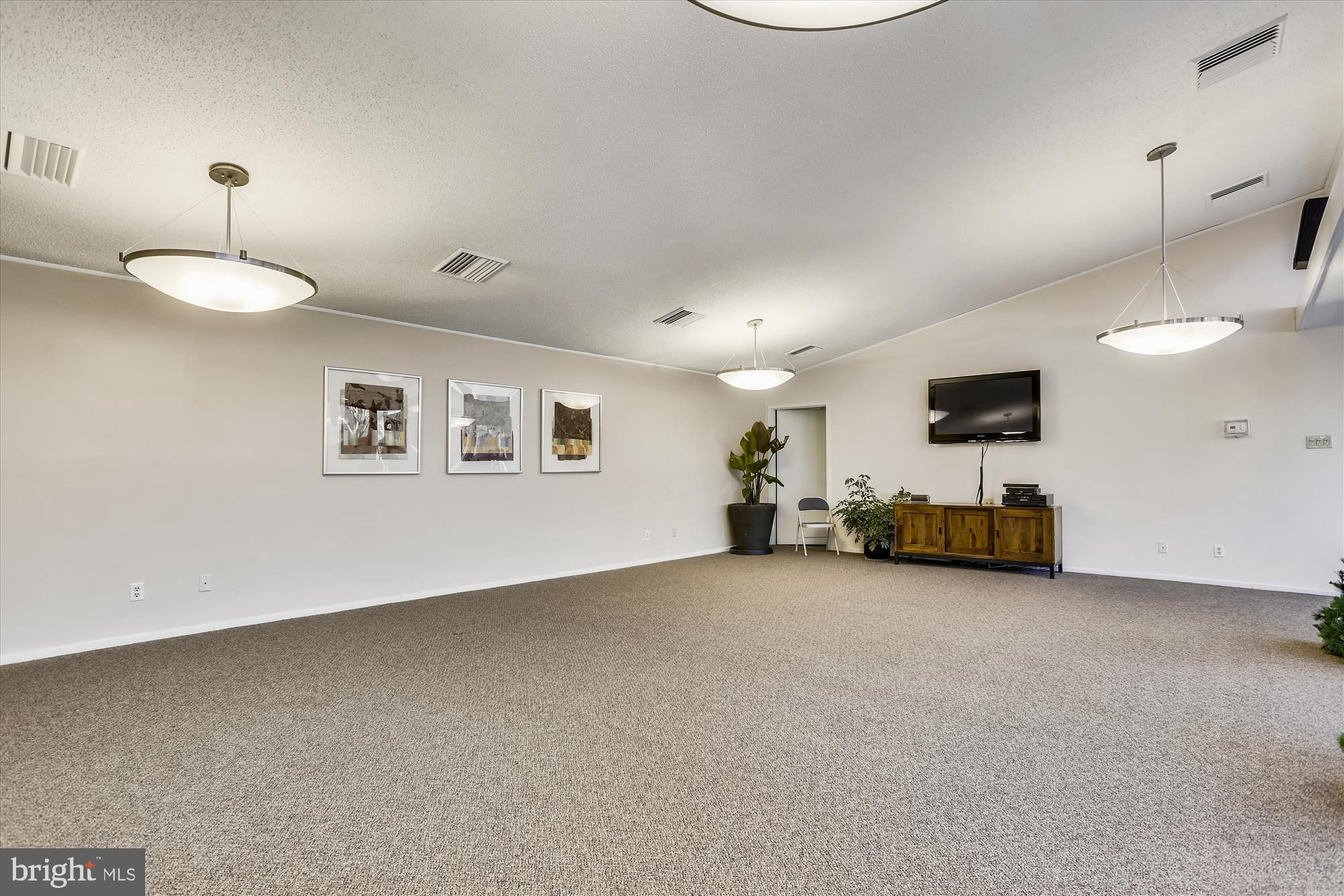 SUMNER VILLAGE - Residential Lease