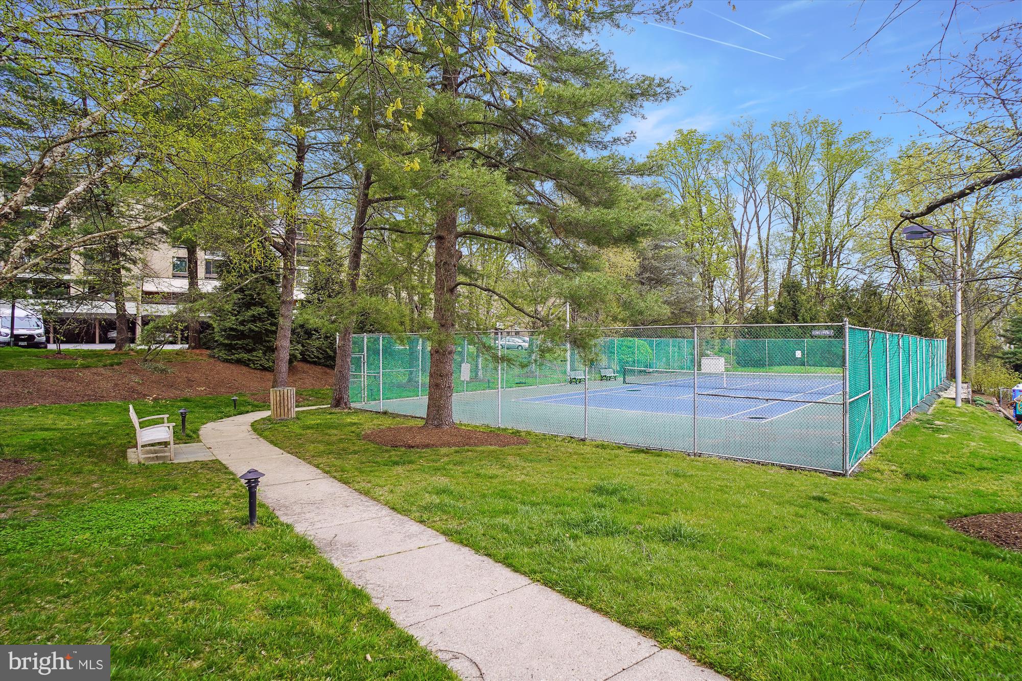 SUMNER VILLAGE - Residential Lease