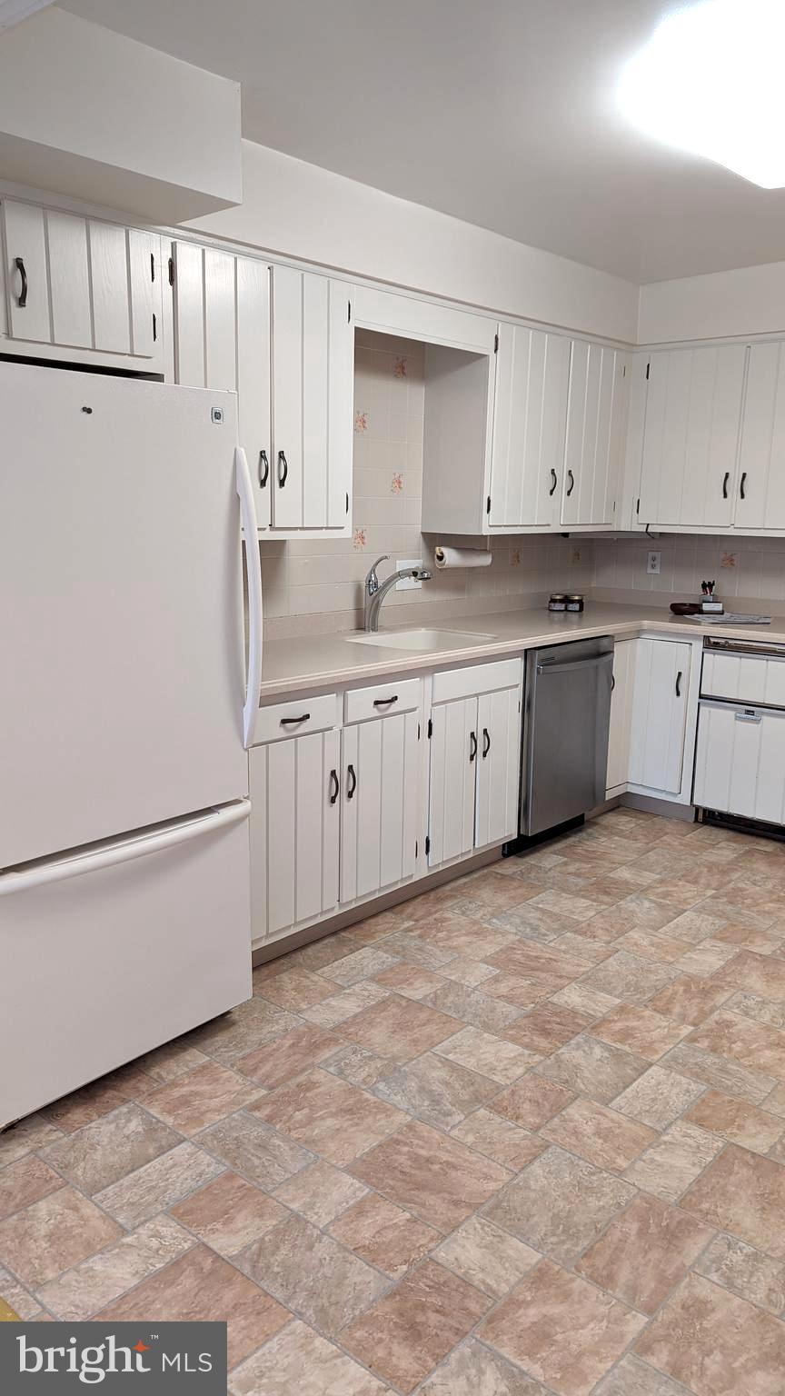 SUMNER VILLAGE - Residential Lease