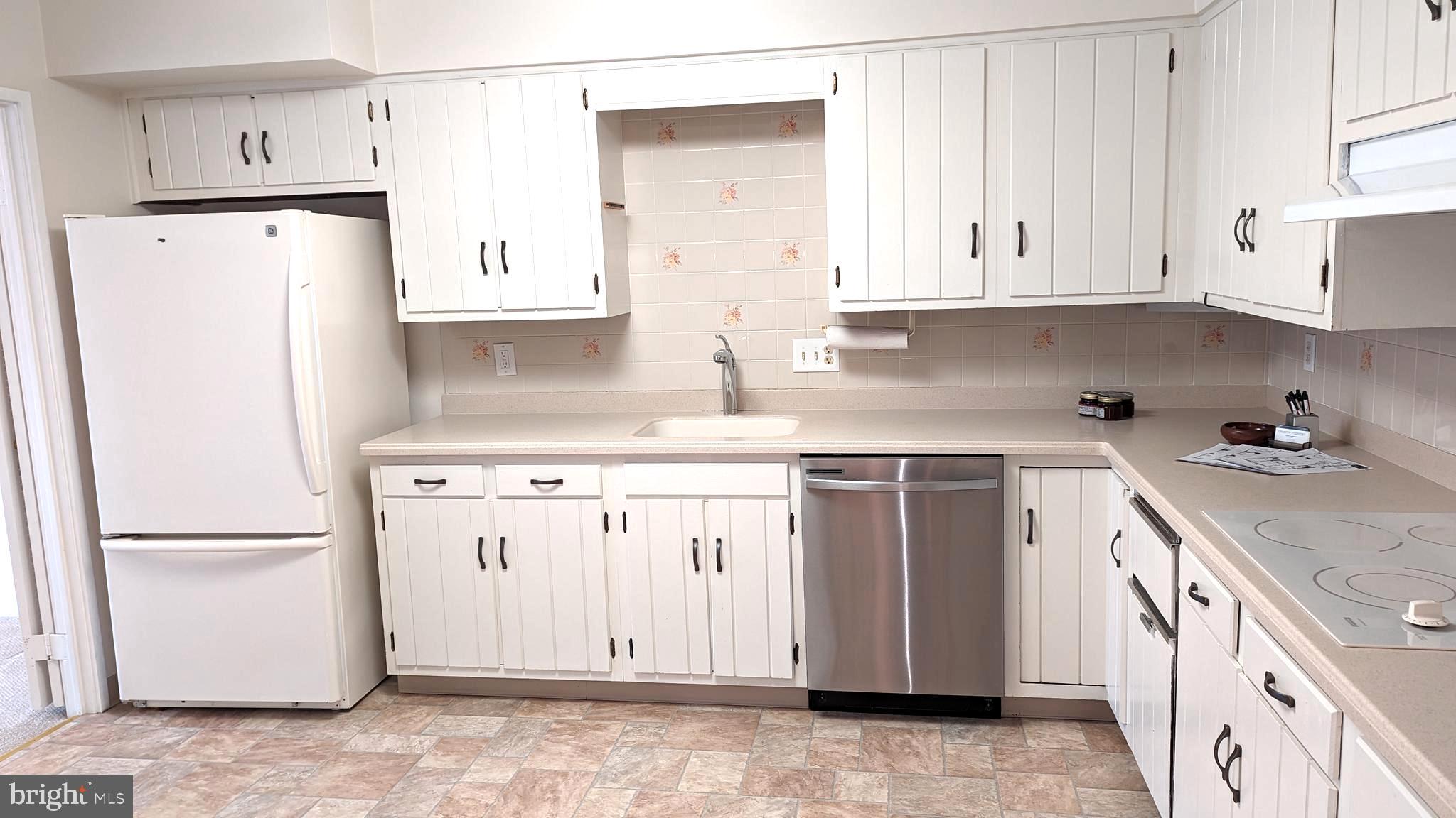 SUMNER VILLAGE - Residential Lease