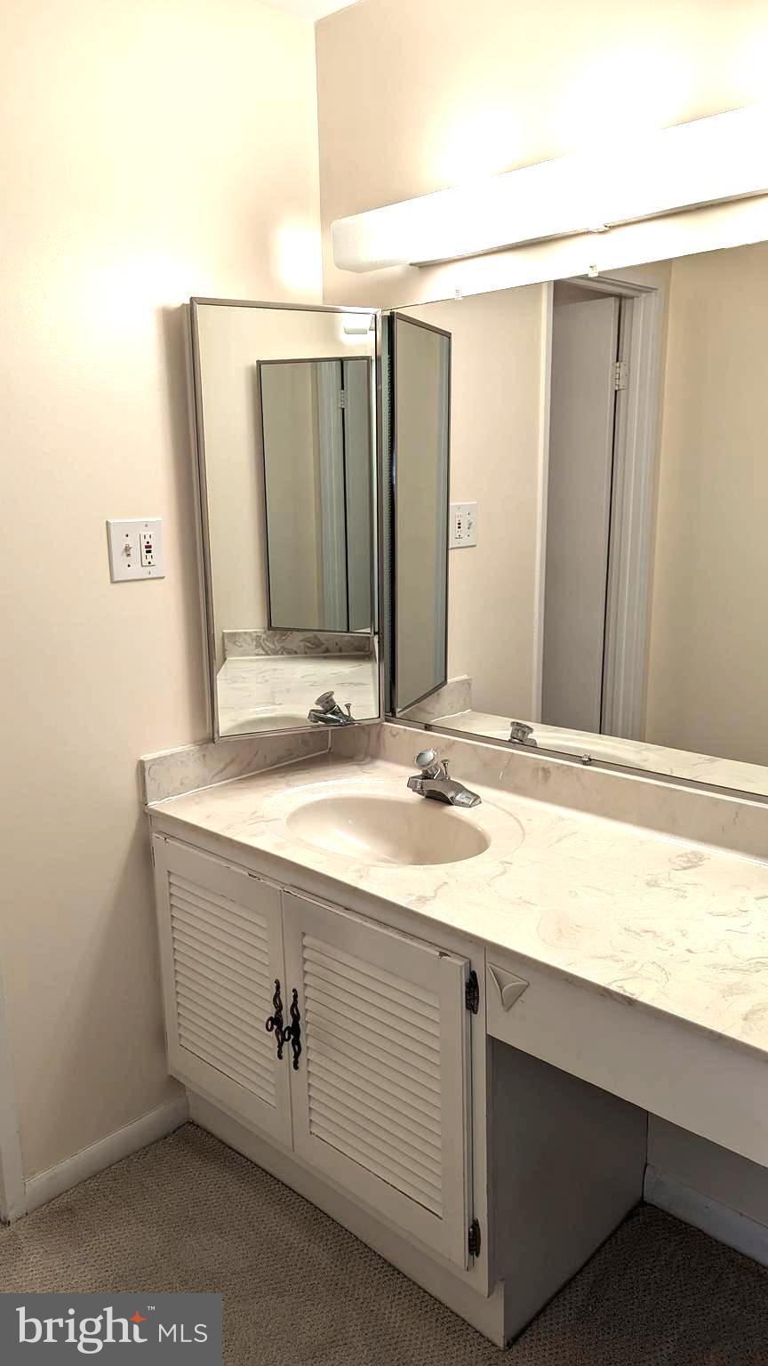 SUMNER VILLAGE - Residential Lease