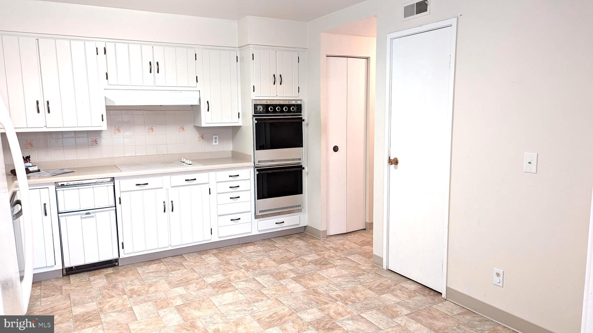 SUMNER VILLAGE - Residential Lease