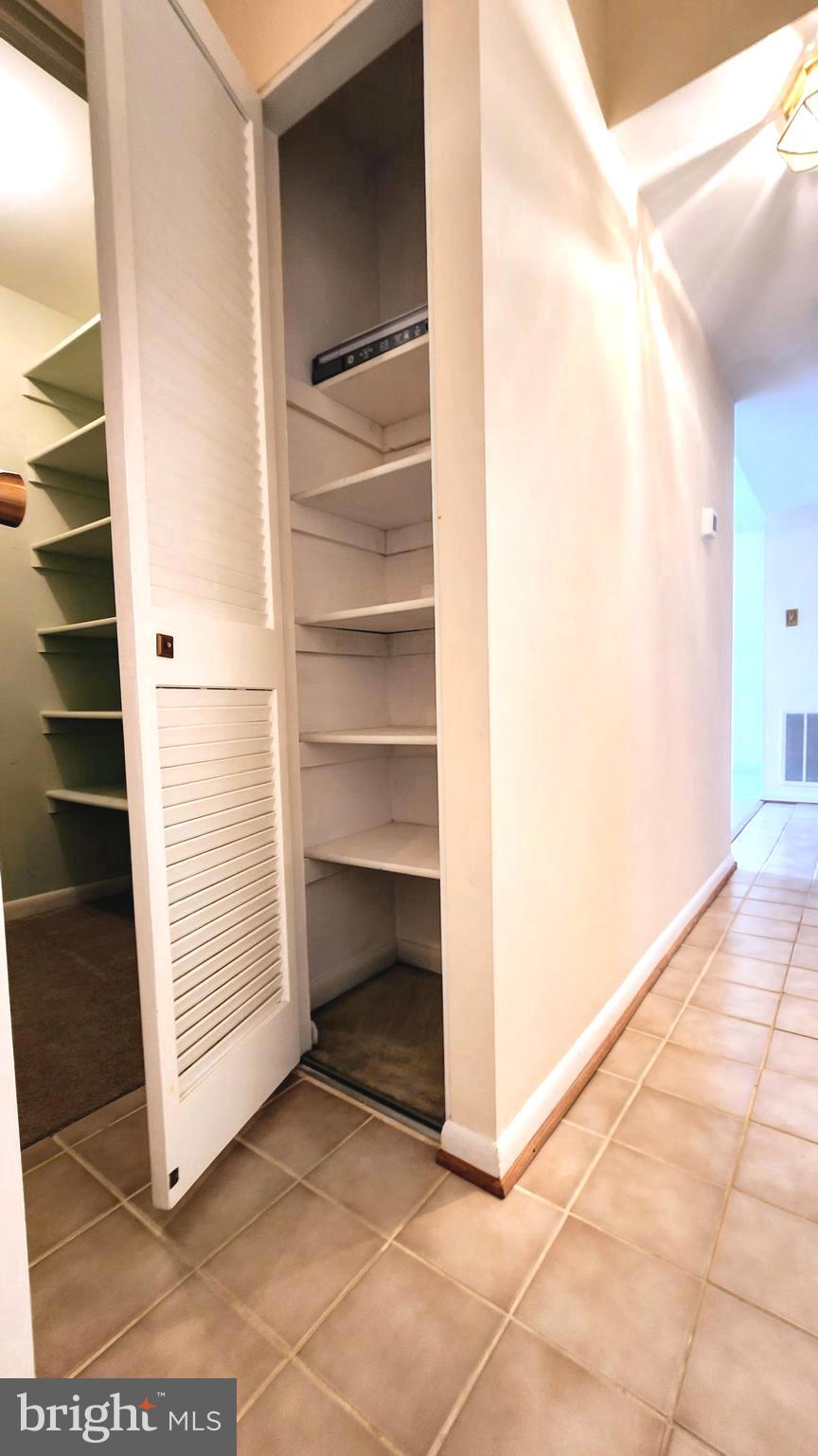 SUMNER VILLAGE - Residential Lease