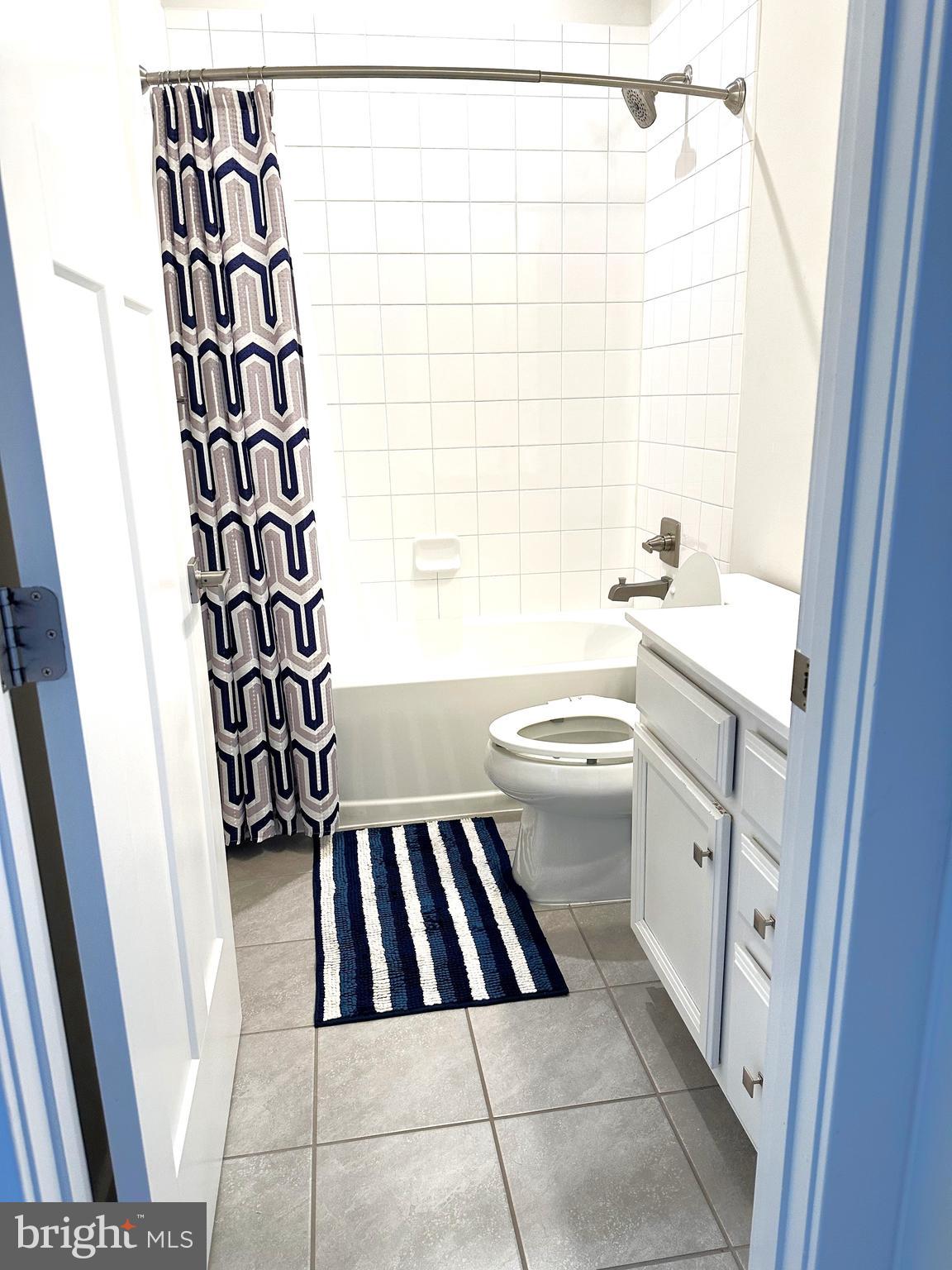 ARCOLA TOWN CENTER CONDO - Residential Lease