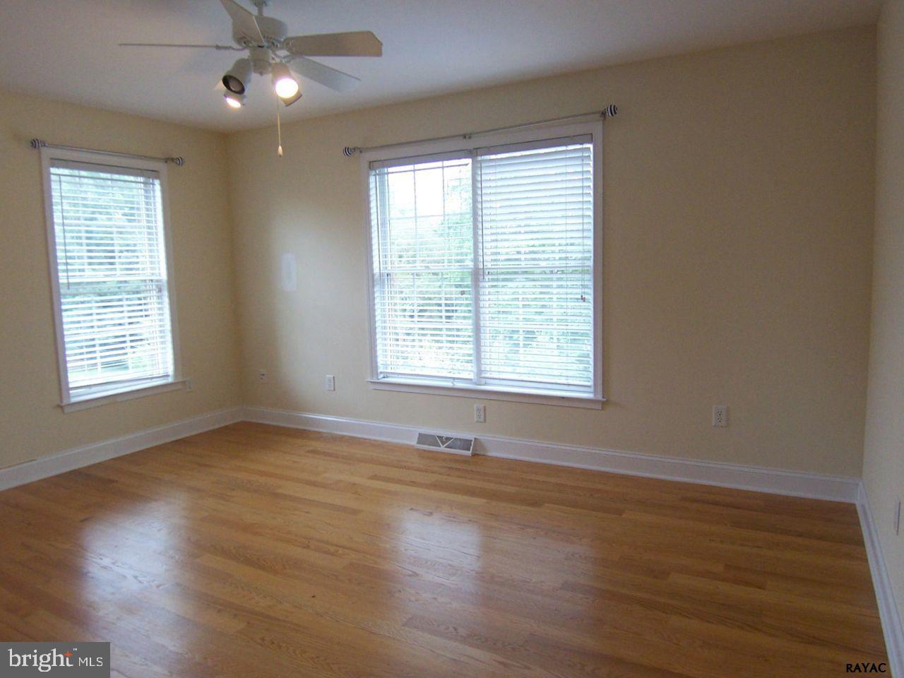 NEW BRITTANY - Residential
