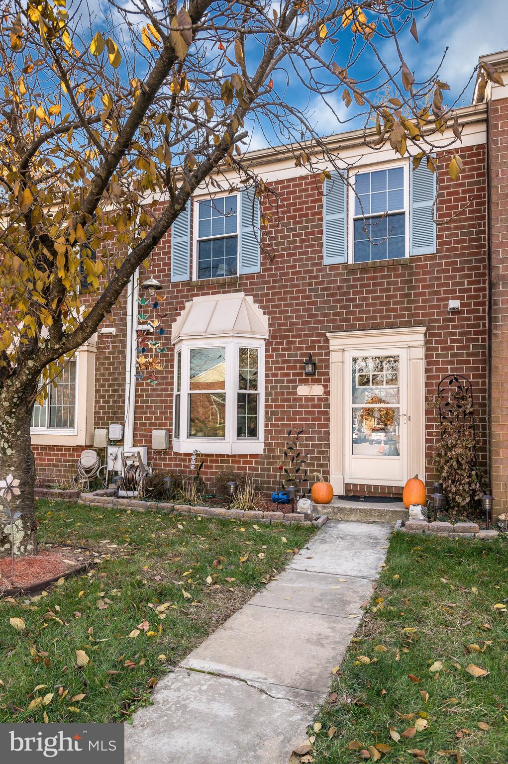 COURTLAND WOODS - Residential