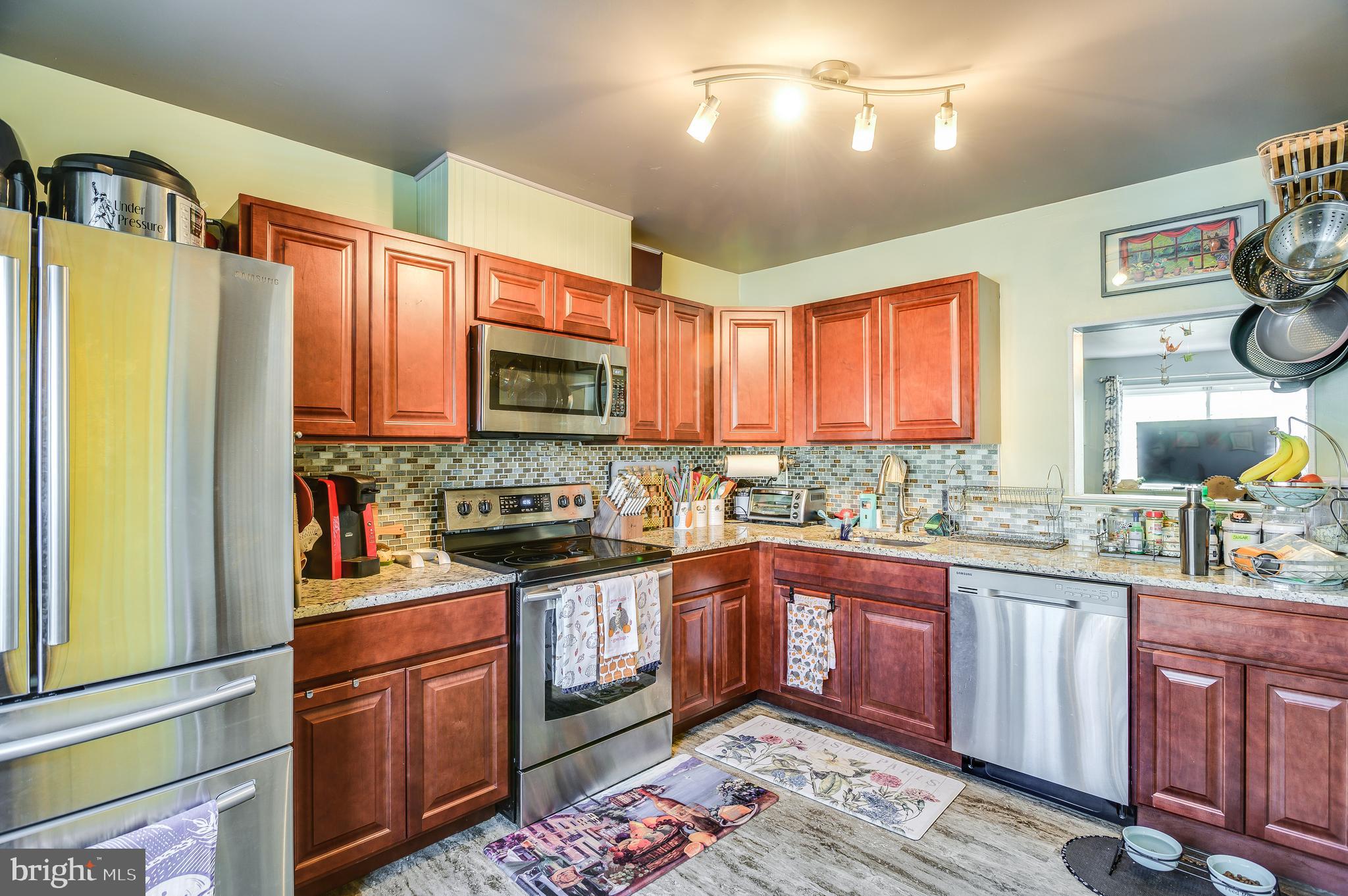 COURTLAND WOODS - Residential