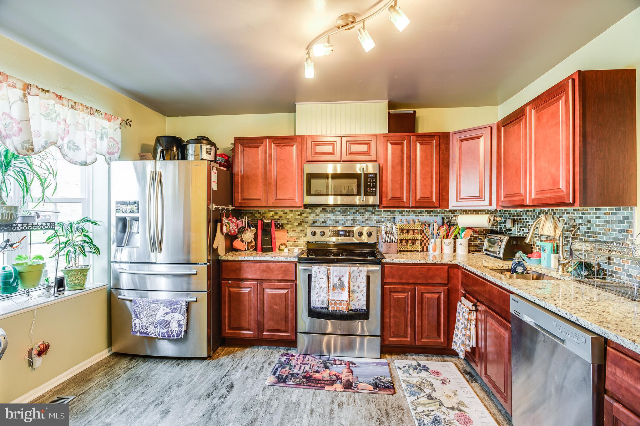 COURTLAND WOODS - Residential