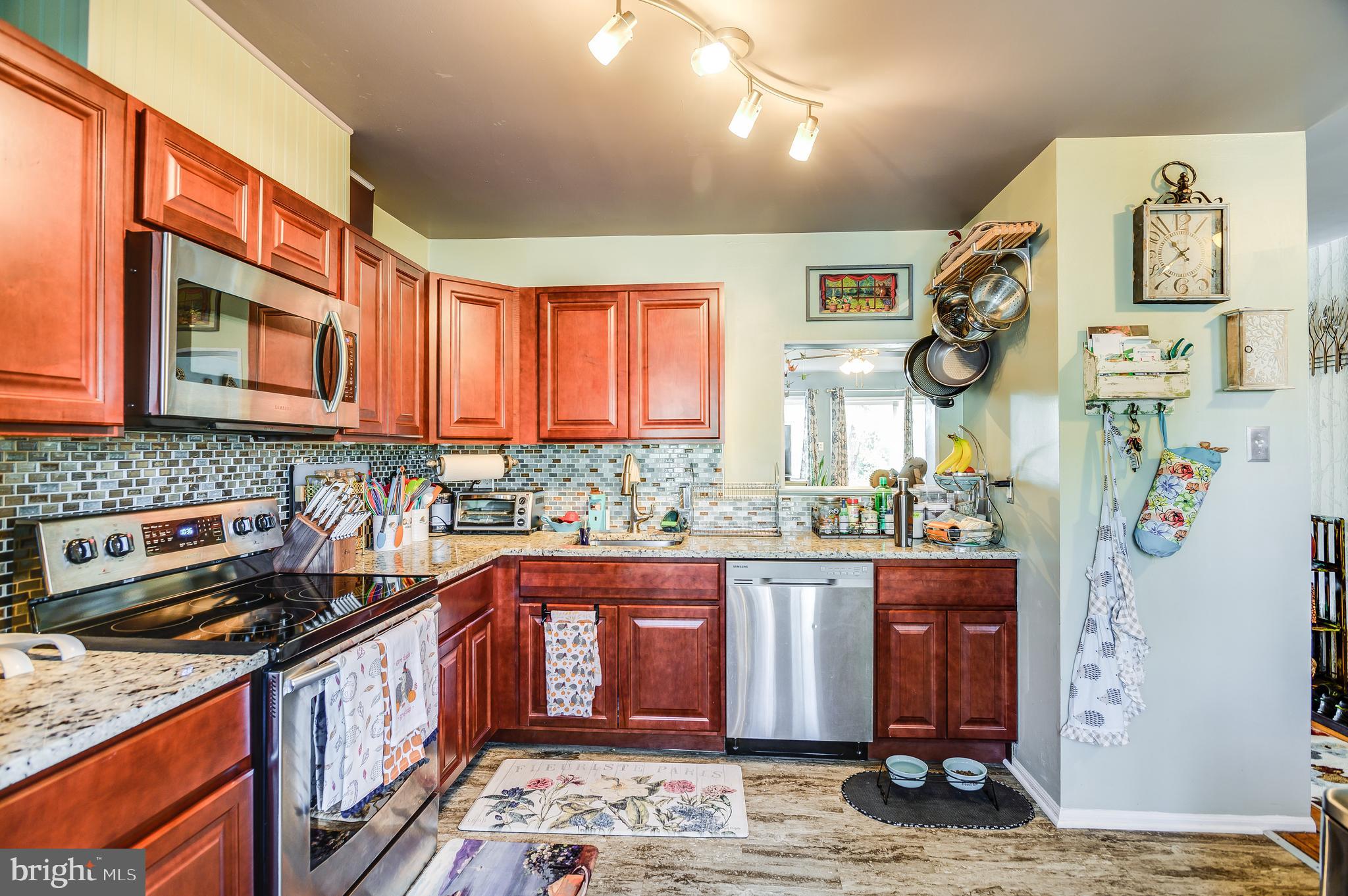 COURTLAND WOODS - Residential