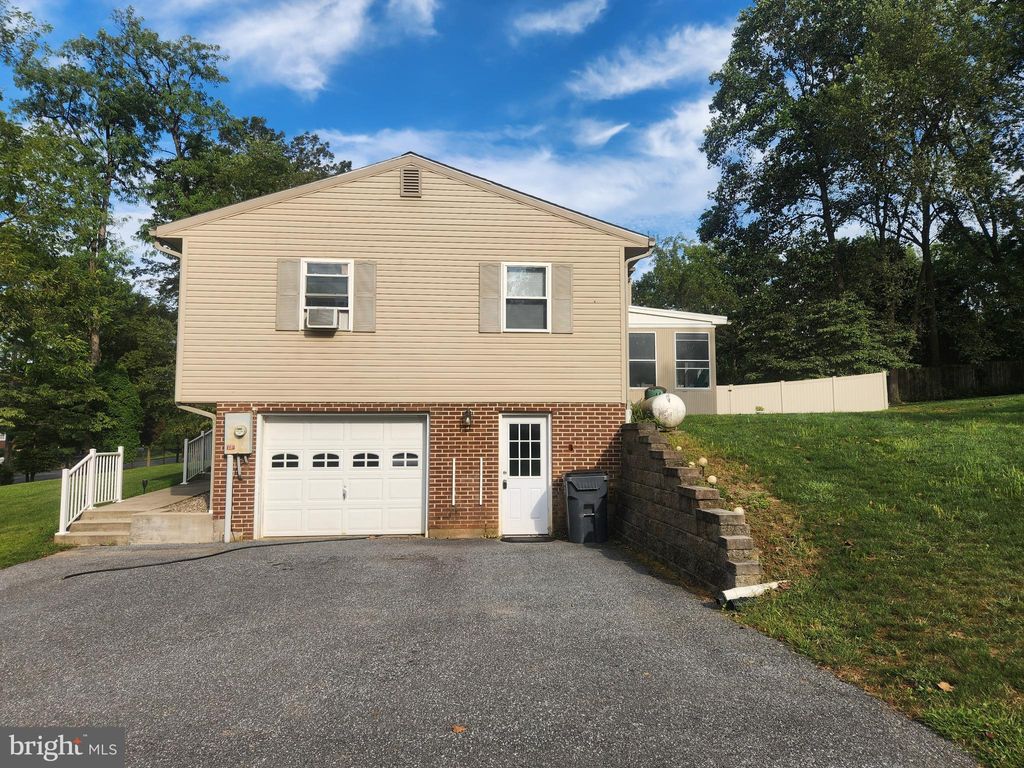 Photo of 3 Woods Drive, NEW PROVIDENCE, PA 17560 (MLS # PALA2076342)