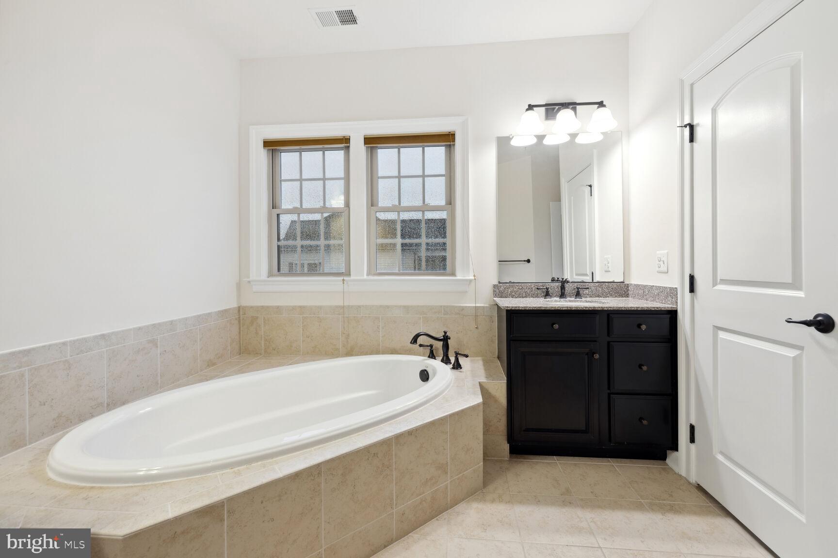 GREENBERRY - Residential Lease