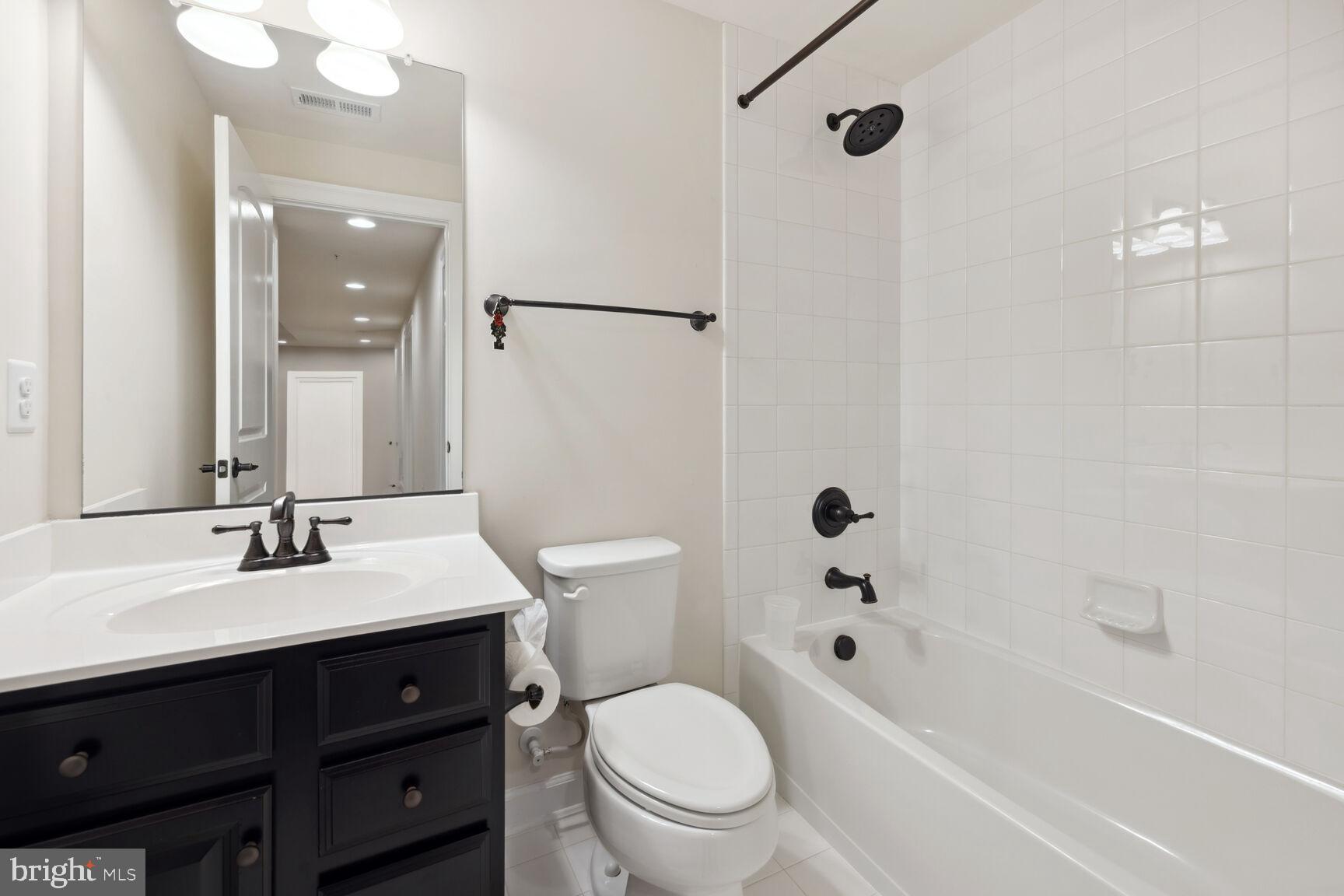 GREENBERRY - Residential Lease