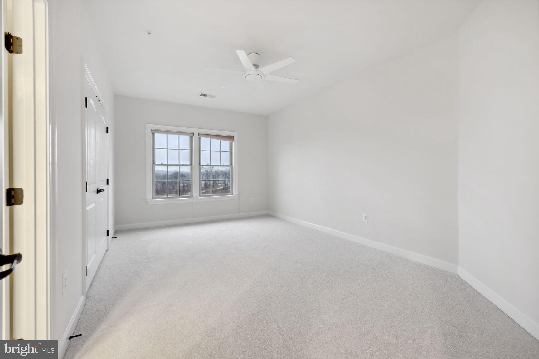 GREENBERRY - Residential Lease