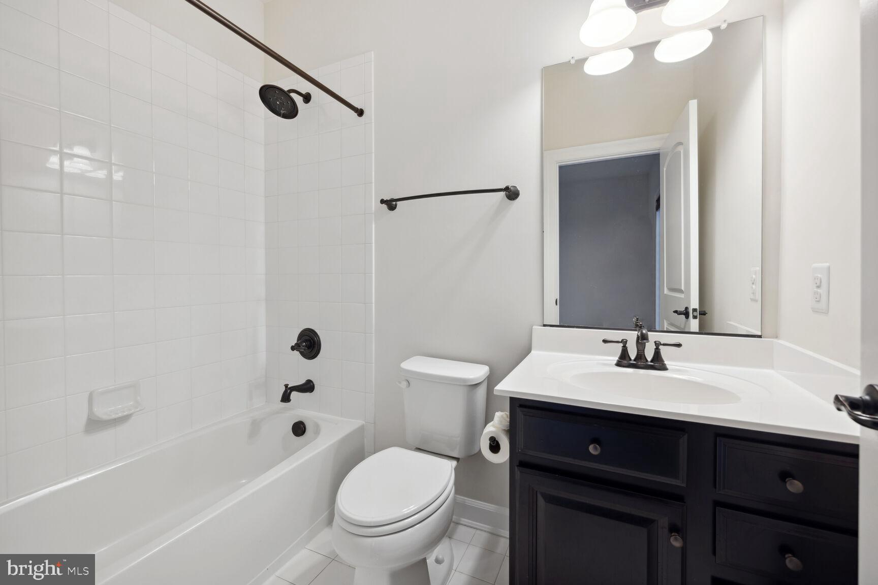 GREENBERRY - Residential Lease