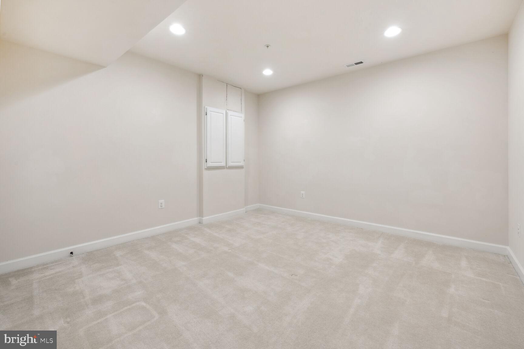 GREENBERRY - Residential Lease